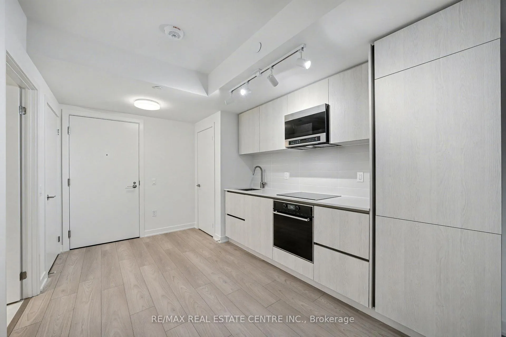 Photo 11 of Unit 1109, 120 Broadway Avenue, Toronto, Mount Pleasant West — HOMEH