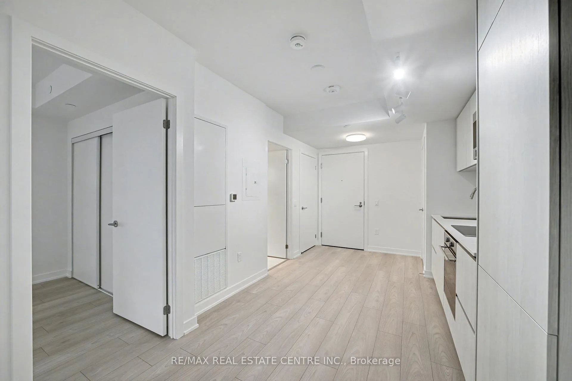 Photo 12 of Unit 1109, 120 Broadway Avenue, Toronto, Mount Pleasant West — HOMEH