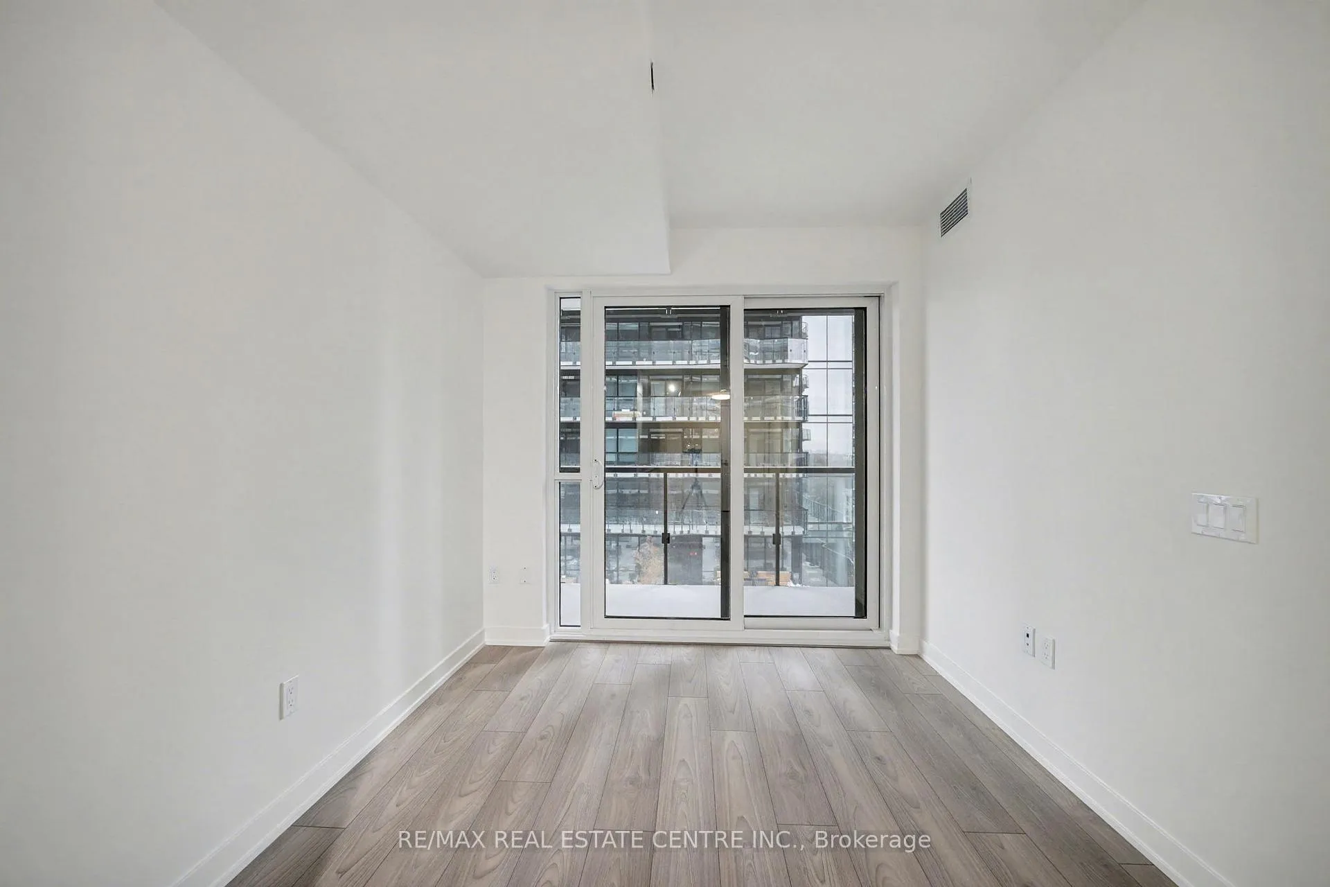 Photo 14 of Unit 1109, 120 Broadway Avenue, Toronto, Mount Pleasant West — HOMEH