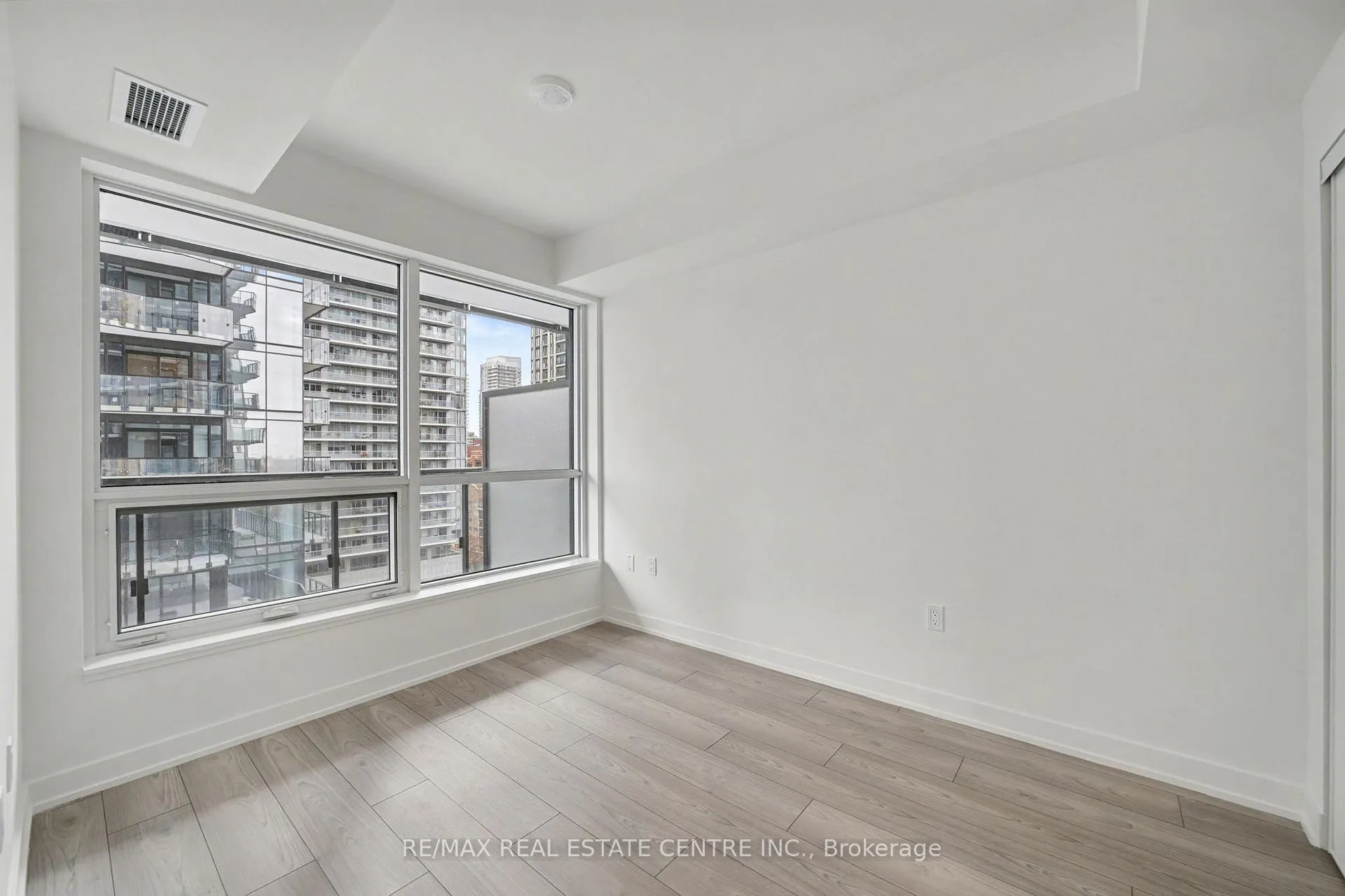 Photo 18 of Unit 1109, 120 Broadway Avenue, Toronto, Mount Pleasant West — HOMEH