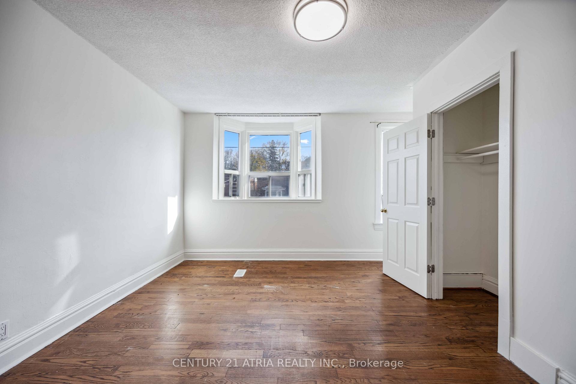 Photo 3 of 1860 Gerrard Street E, Toronto, Woodbine Corridor — HOMEH