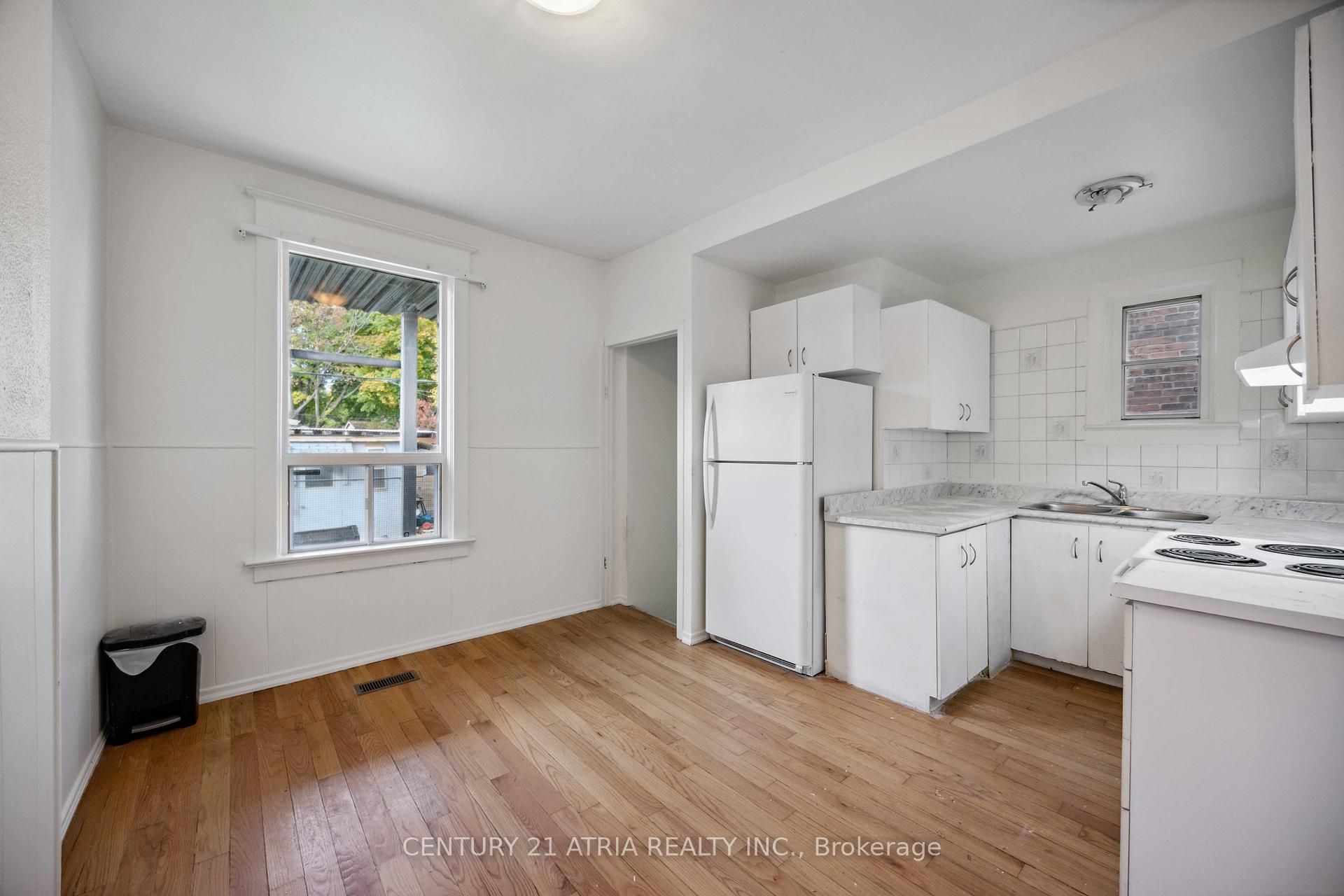 Photo 5 of 1860 Gerrard Street E, Toronto, Woodbine Corridor — HOMEH