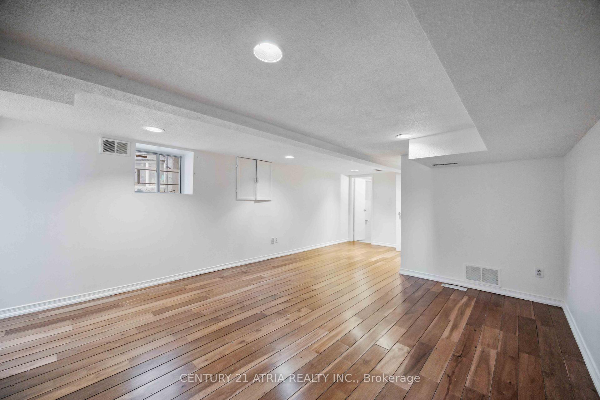 Photo 9 of 1860 Gerrard Street E, Toronto, Woodbine Corridor — HOMEH