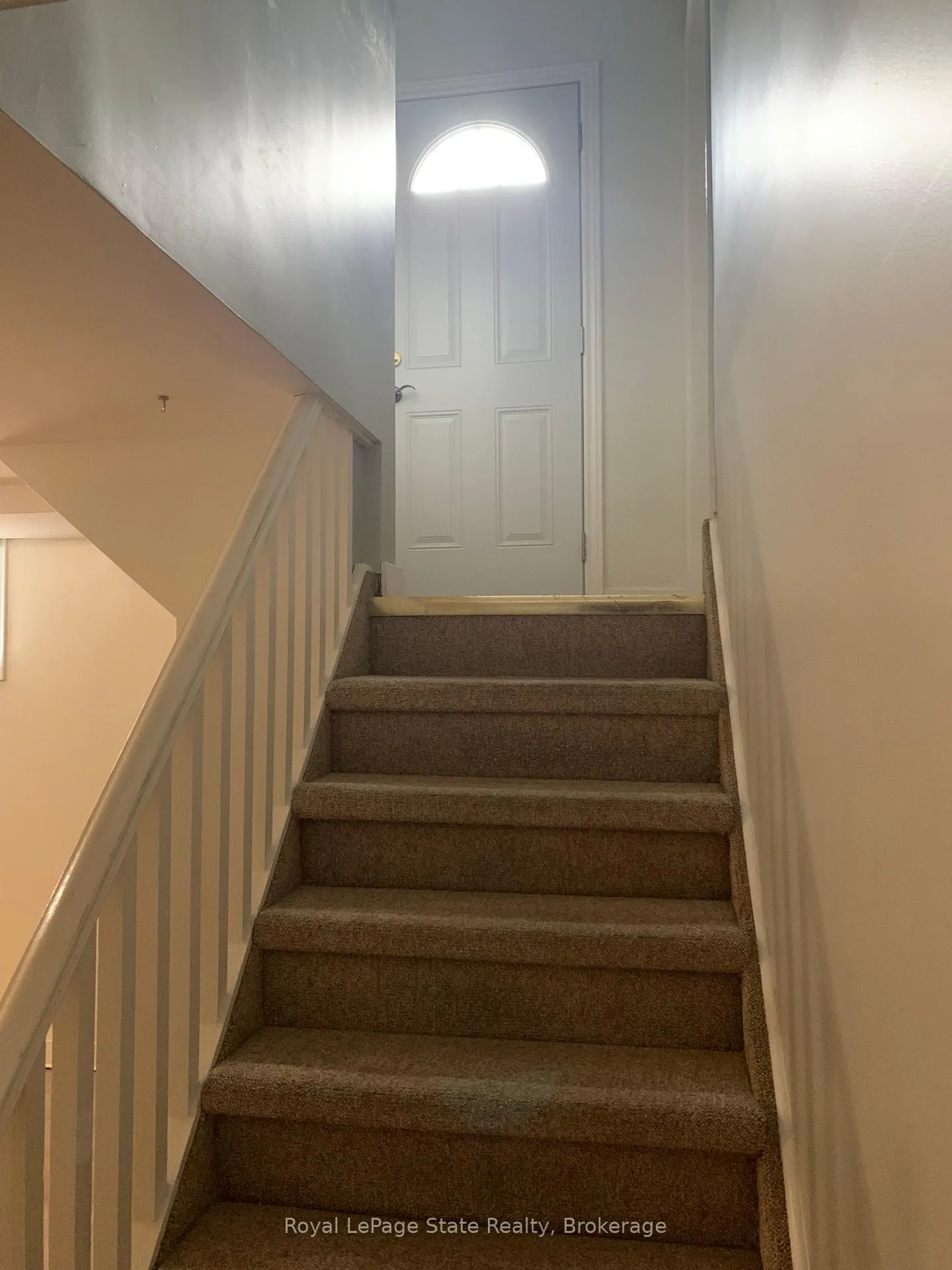 Photo 2 of Unit Lower, 72 Southmeadow Crescent, Hamilton, Stoney Creek — HOMEH