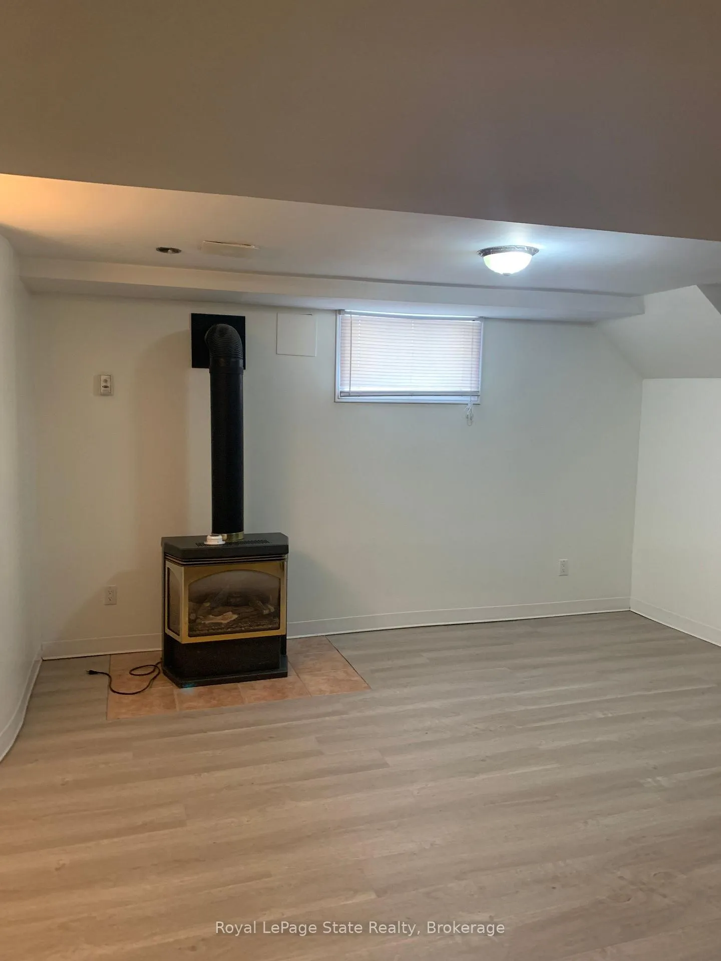 Photo 6 of Unit Lower, 72 Southmeadow Crescent, Hamilton, Stoney Creek — HOMEH