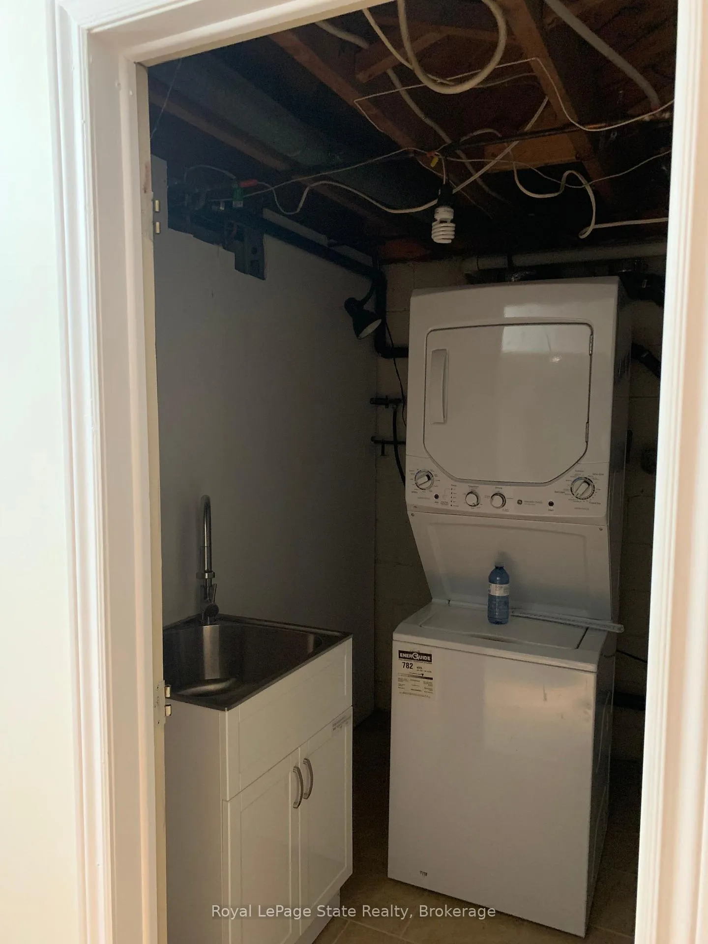 Photo 7 of Unit Lower, 72 Southmeadow Crescent, Hamilton, Stoney Creek — HOMEH