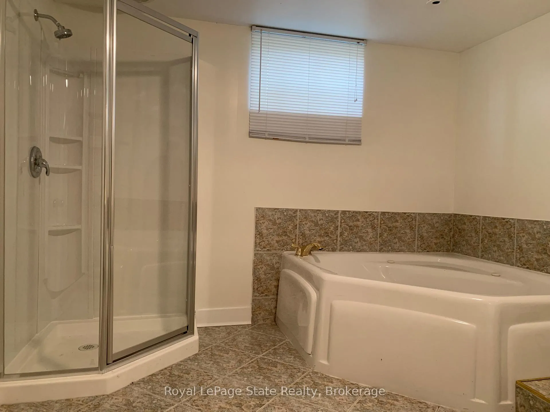 Photo 8 of Unit Lower, 72 Southmeadow Crescent, Hamilton, Stoney Creek — HOMEH