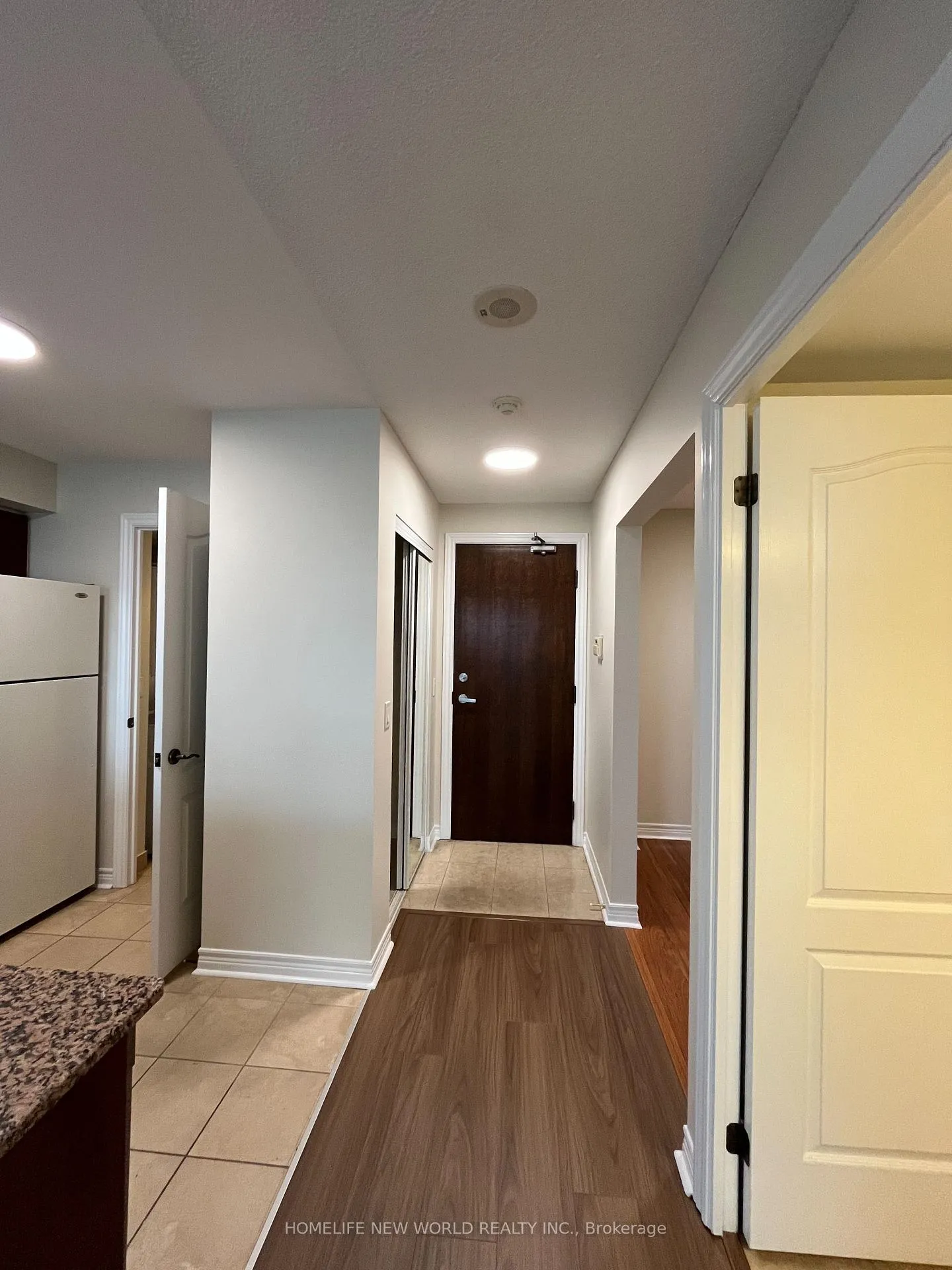 Photo 2 of Unit 503, 15 North Park Road, Vaughan, Beverley Glen — HOMEH
