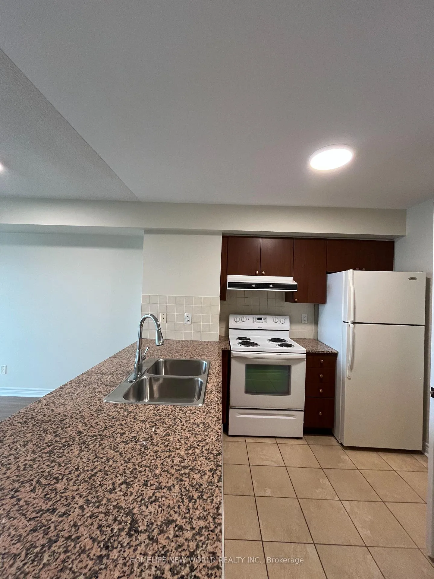Photo 7 of Unit 503, 15 North Park Road, Vaughan, Beverley Glen — HOMEH