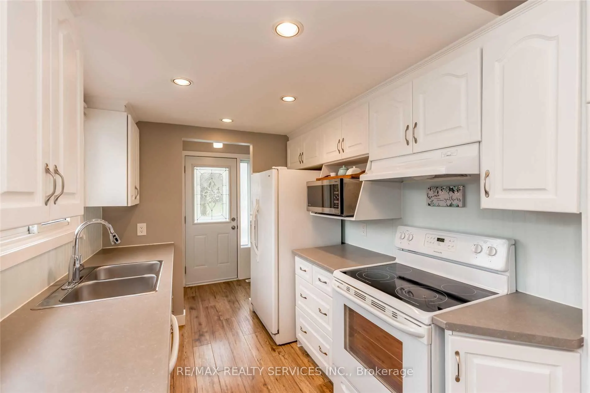 Photo 8 of 83 Janice Drive, Barrie, Sunnidale — HOMEH