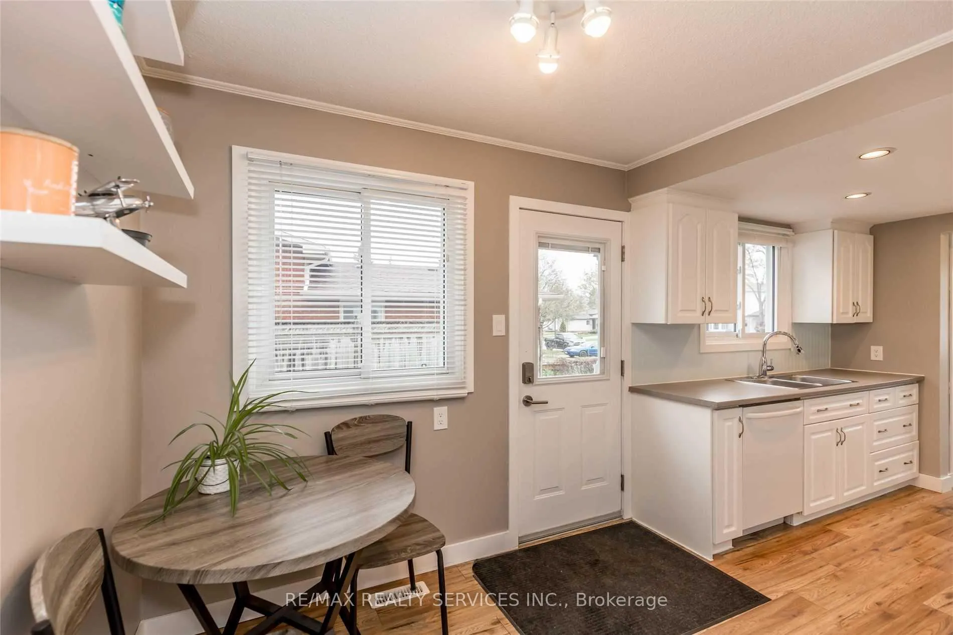 Photo 9 of 83 Janice Drive, Barrie, Sunnidale — HOMEH