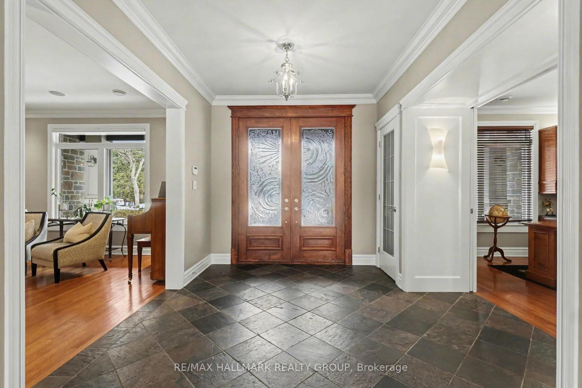 Photo 3 of 62 Rebecca Crescent, Ottawa, Rothwell Heights — HOMEH