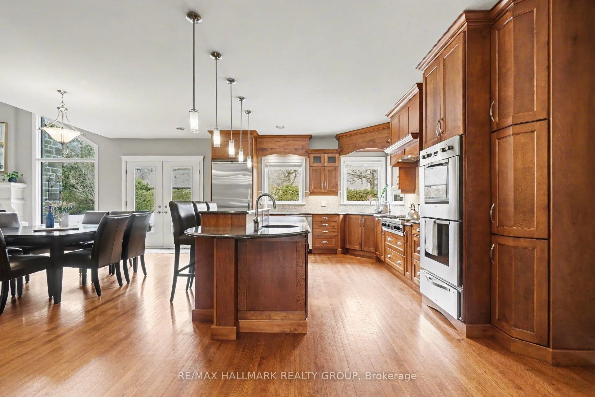 Photo 10 of 62 Rebecca Crescent, Ottawa, Rothwell Heights — HOMEH