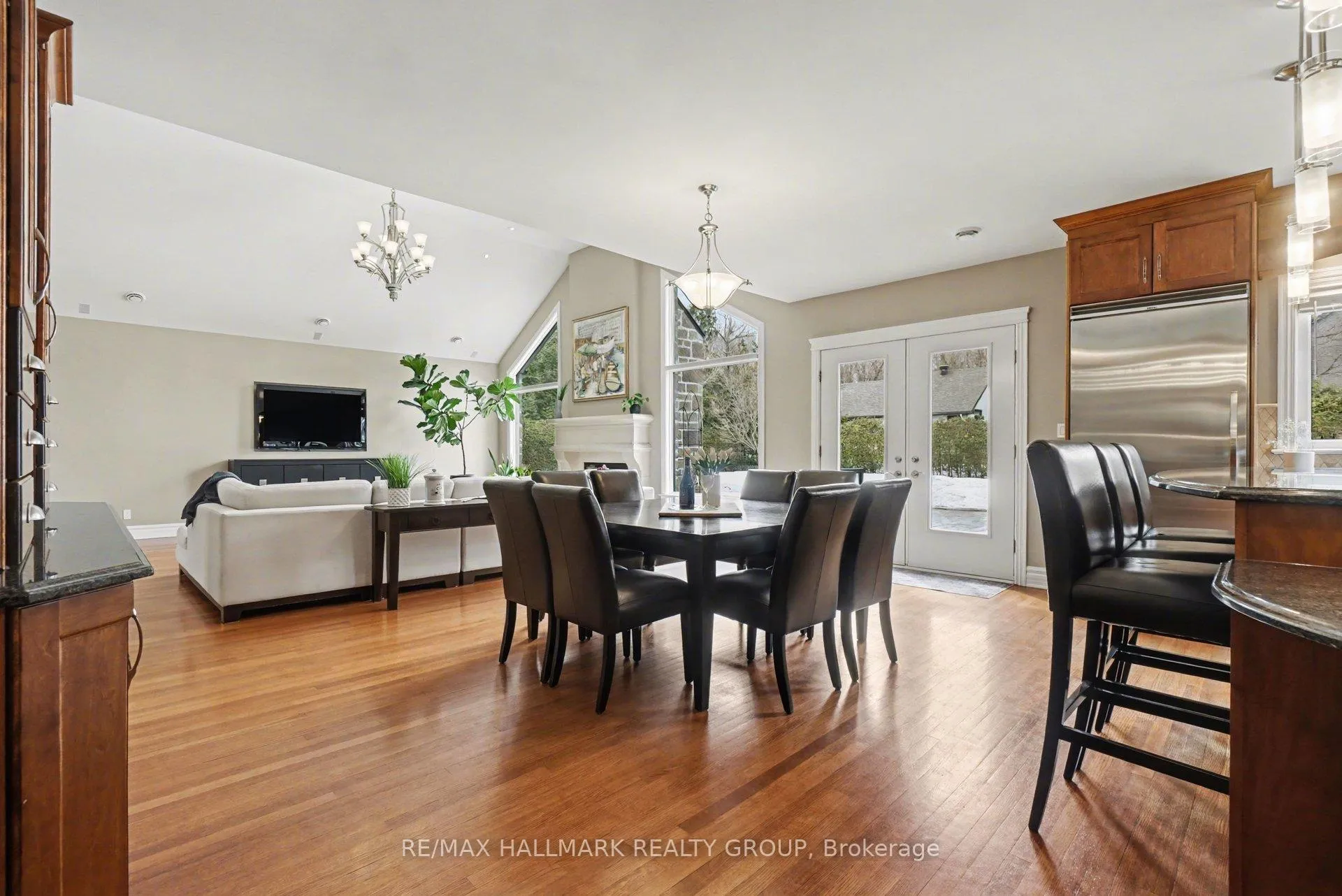 Photo 17 of 62 Rebecca Crescent, Ottawa, Rothwell Heights — HOMEH