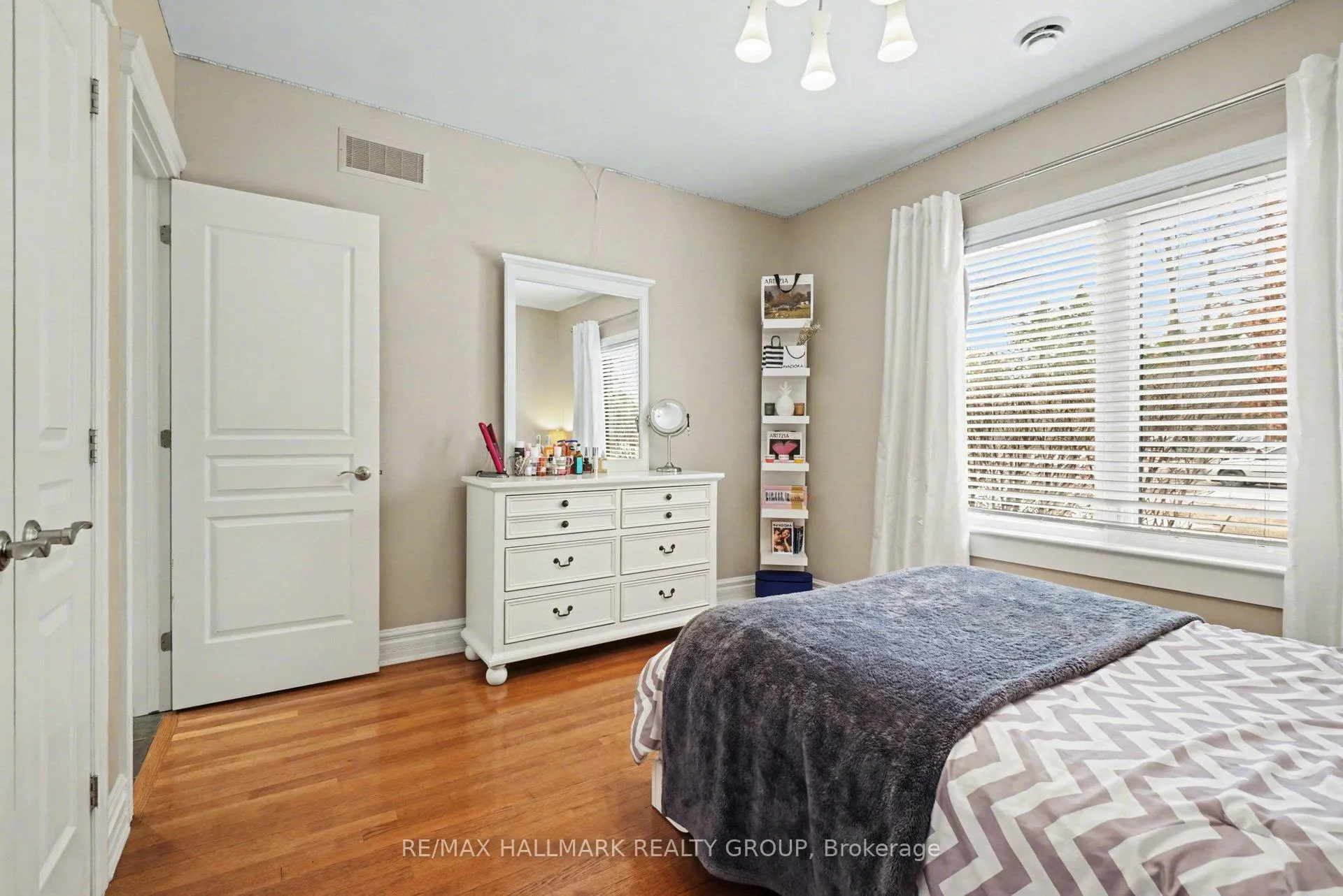 Photo 31 of 62 Rebecca Crescent, Ottawa, Rothwell Heights — HOMEH