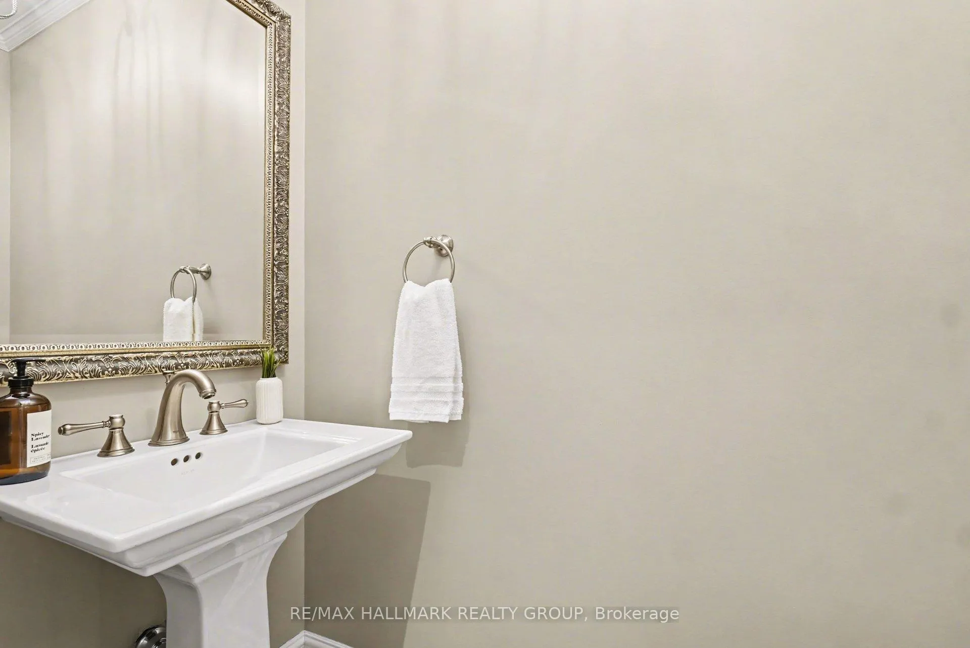 Photo 38 of 62 Rebecca Crescent, Ottawa, Rothwell Heights — HOMEH