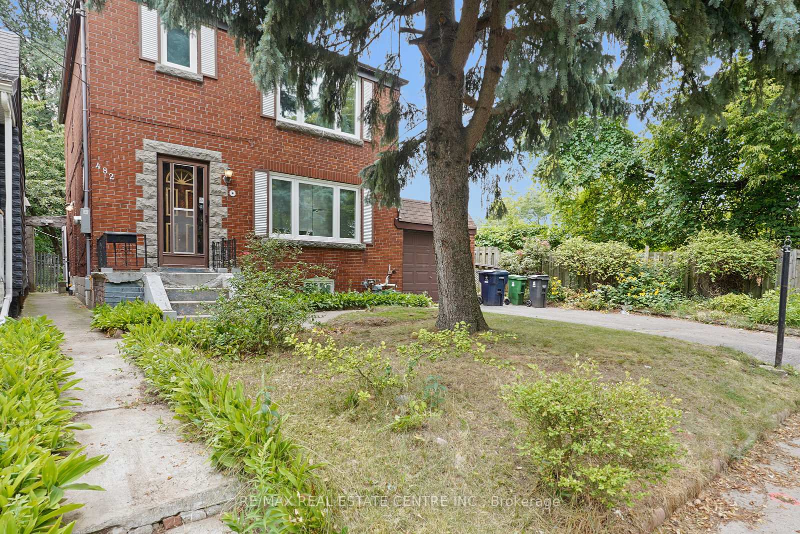 Photo 4 of 482 Rhodes Avenue, Toronto, Greenwood-Coxwell — HOMEH