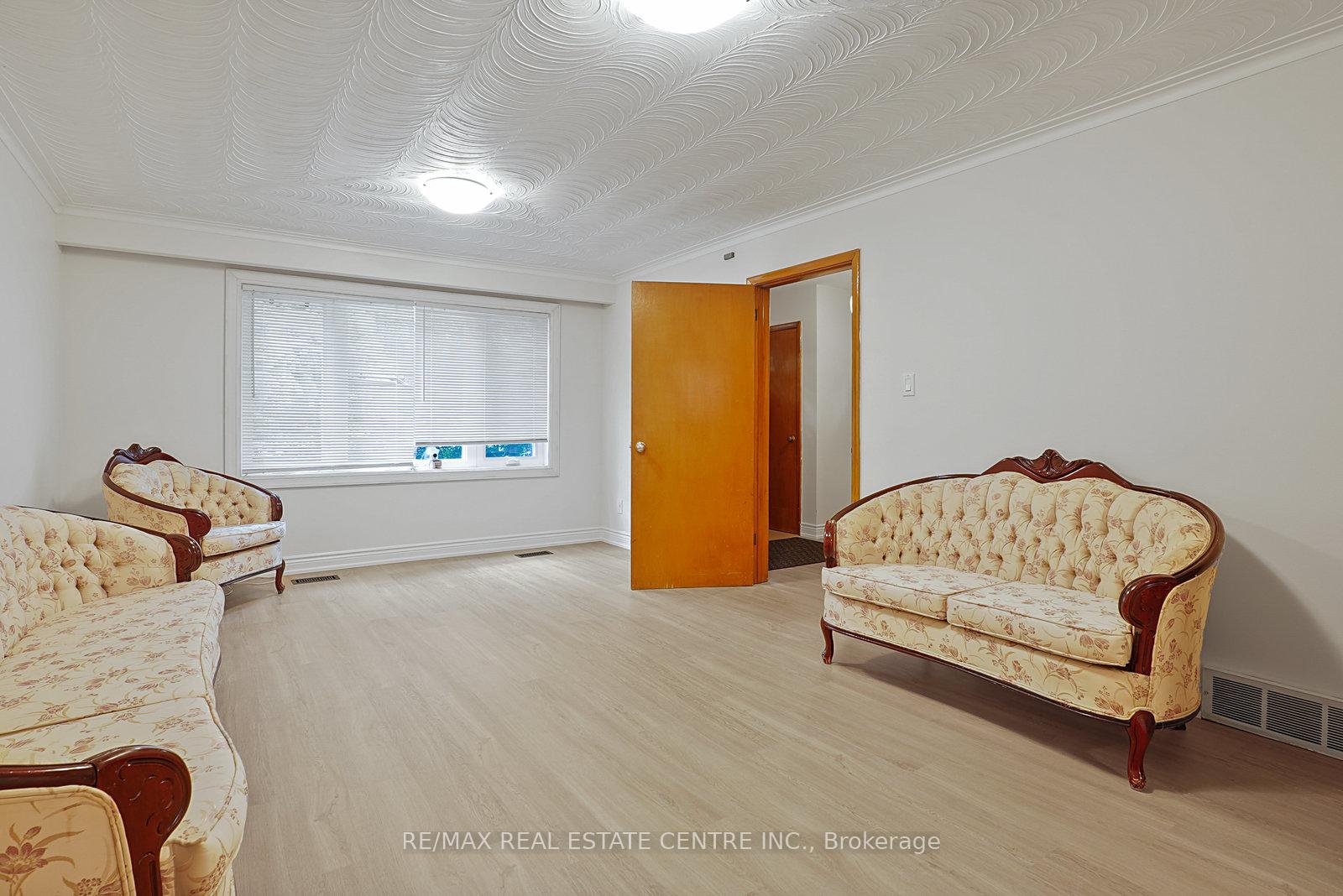 Photo 18 of 482 Rhodes Avenue, Toronto, Greenwood-Coxwell — HOMEH