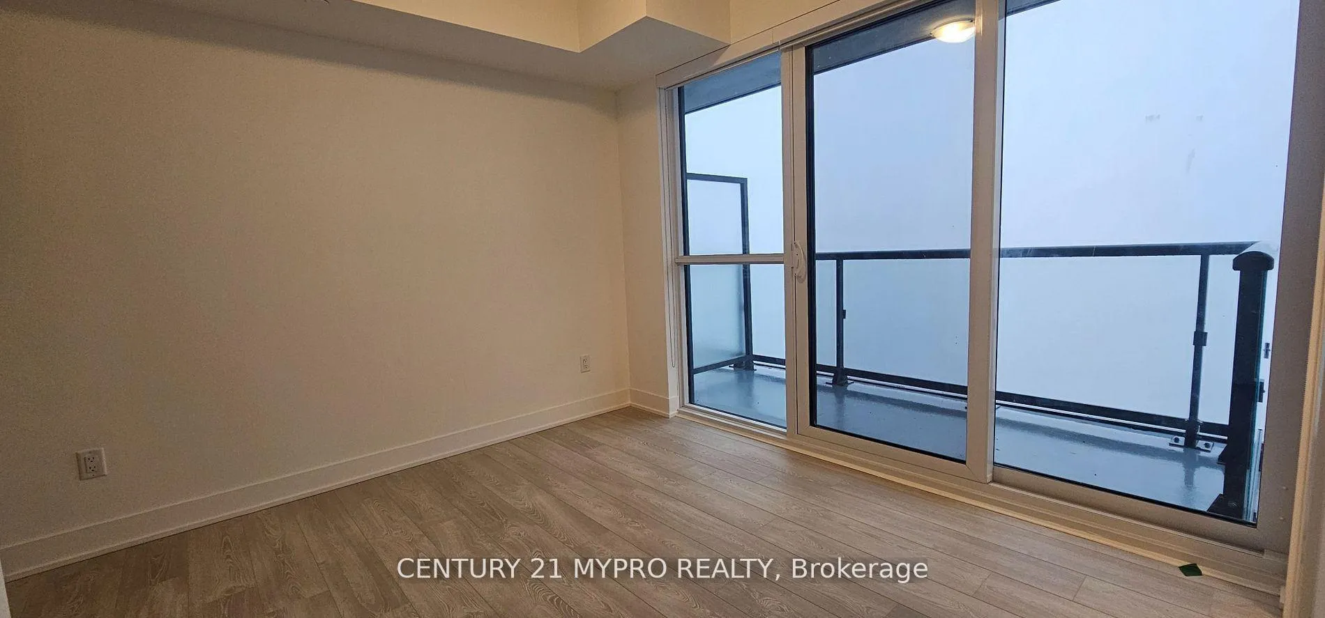 Photo 7 of Unit 1617, 2545 Simcoe St N Street, Oshawa, Windfields — HOMEH