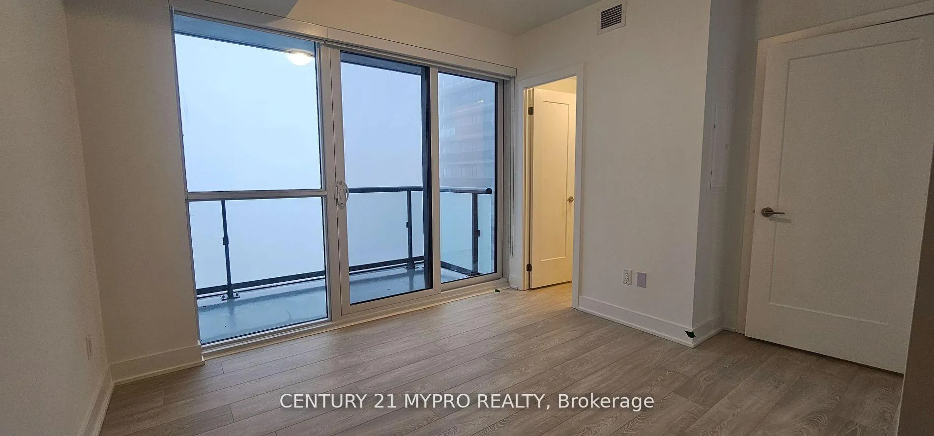 Photo 8 of Unit 1617, 2545 Simcoe St N Street, Oshawa, Windfields — HOMEH