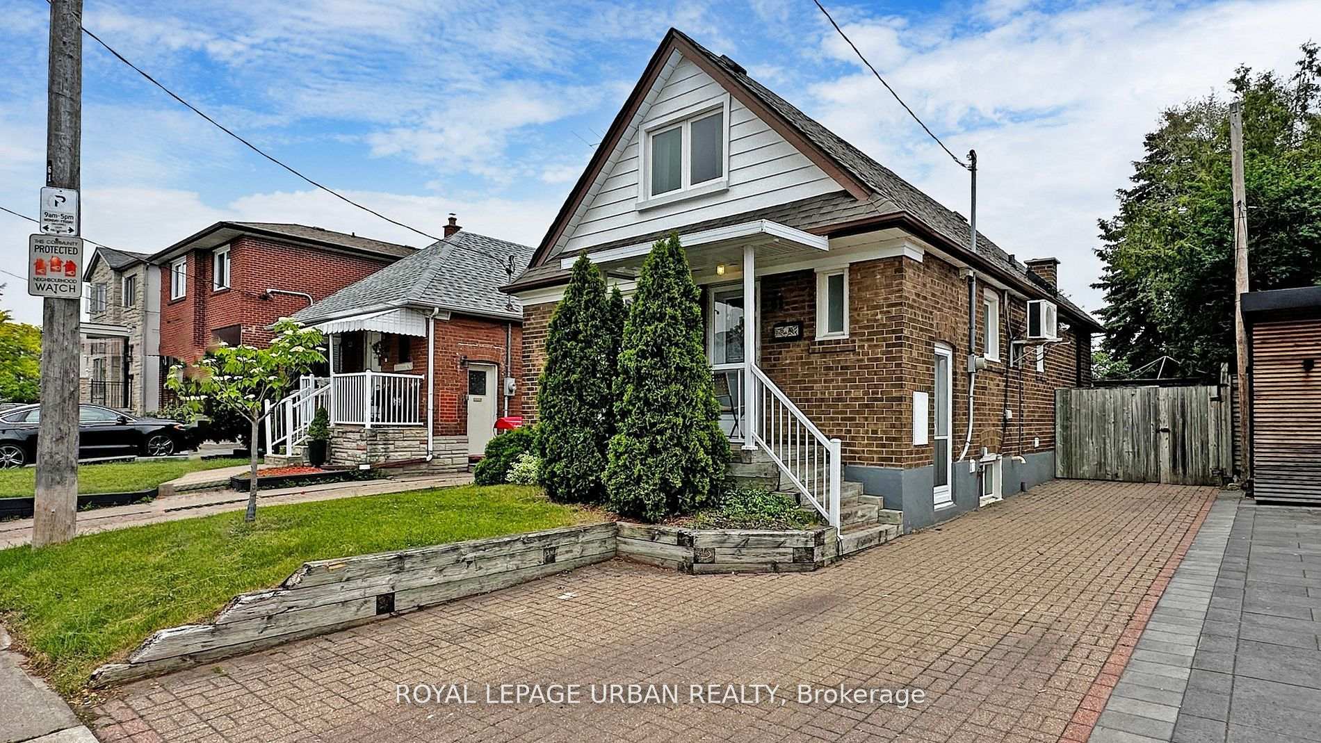 Photo 2 of 61 Binswood Avenue, Toronto, East York — HOMEH