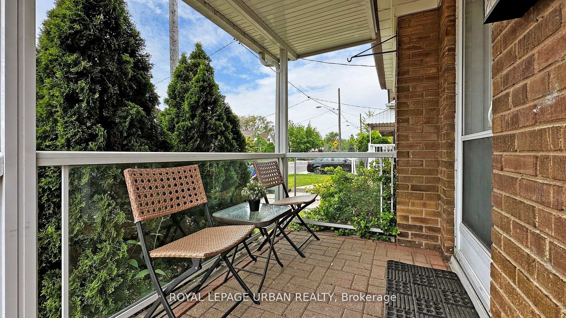 Photo 4 of 61 Binswood Avenue, Toronto, East York — HOMEH