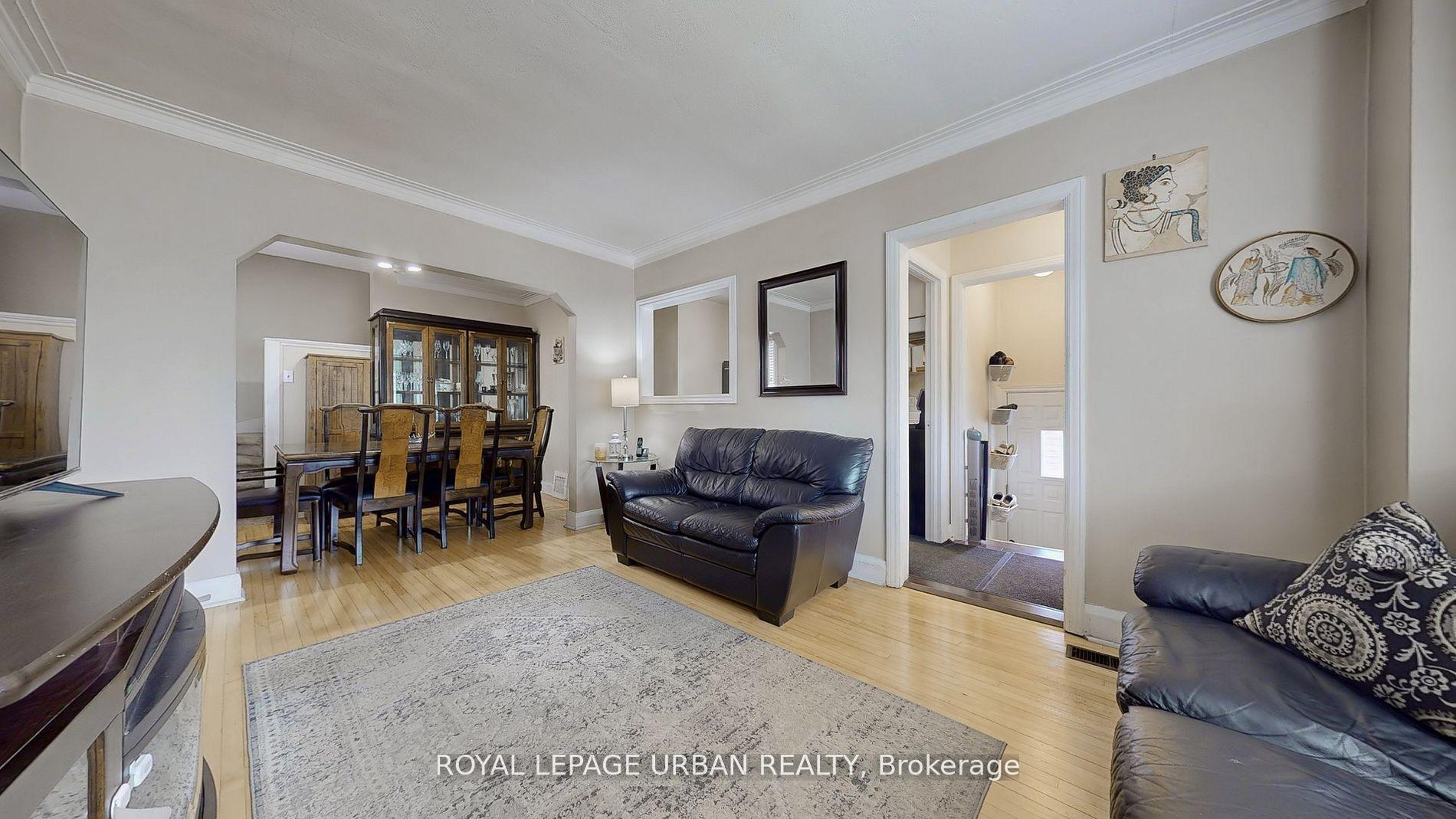 Photo 8 of 61 Binswood Avenue, Toronto, East York — HOMEH
