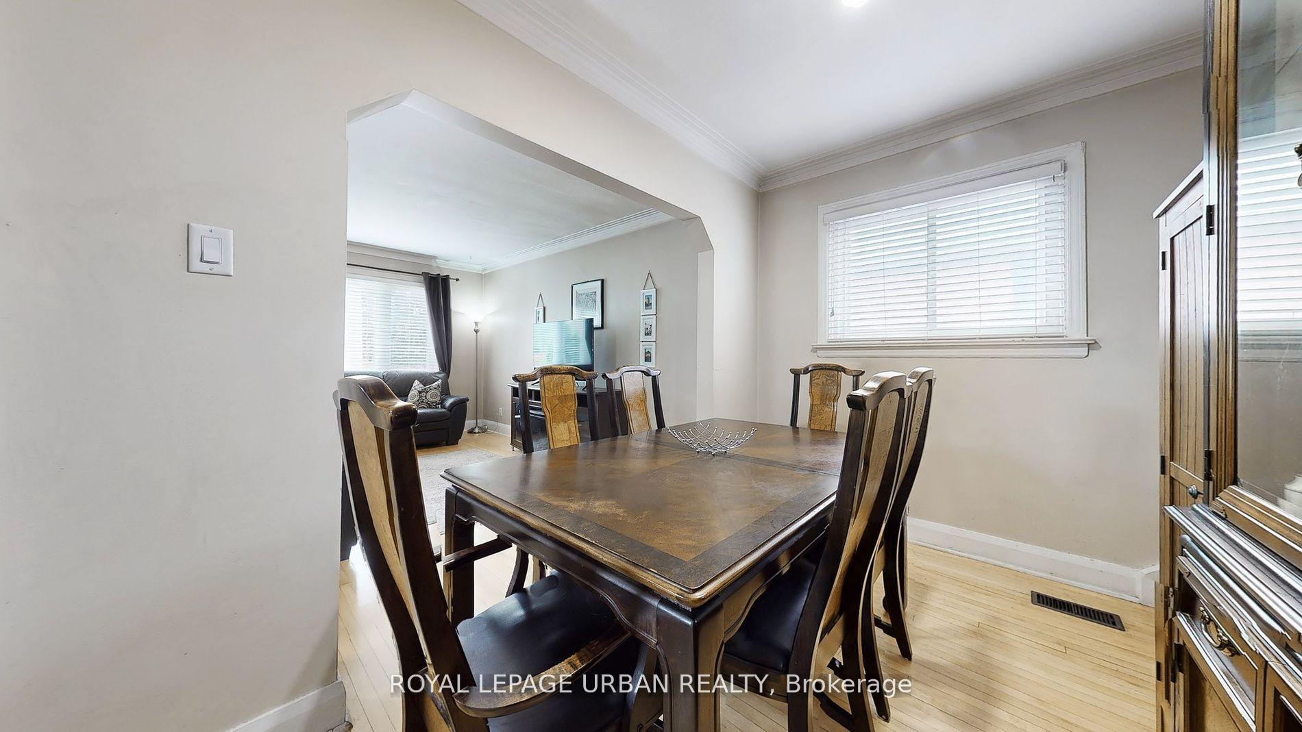 Photo 9 of 61 Binswood Avenue, Toronto, East York — HOMEH