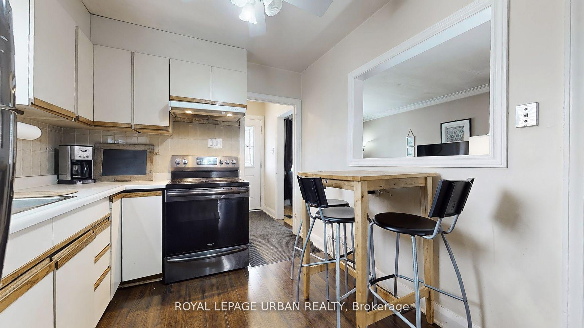 Photo 11 of 61 Binswood Avenue, Toronto, East York — HOMEH