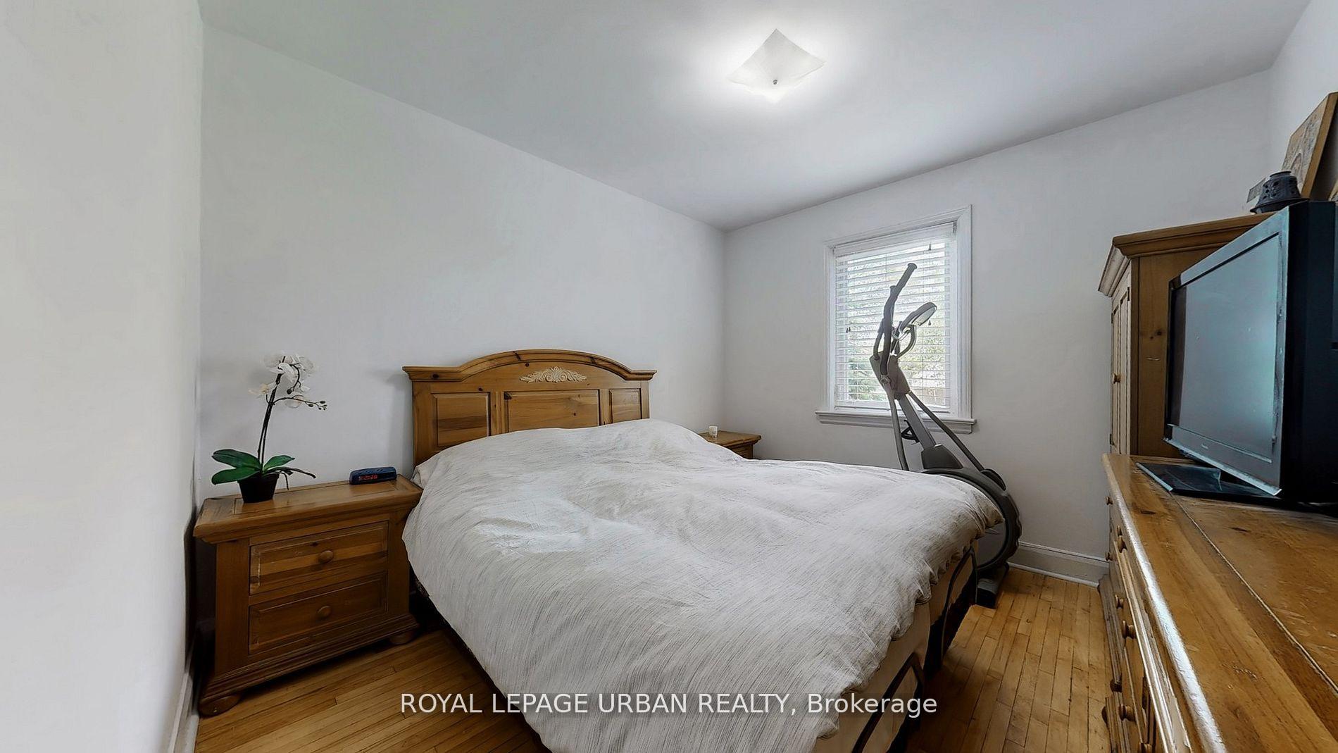 Photo 15 of 61 Binswood Avenue, Toronto, East York — HOMEH