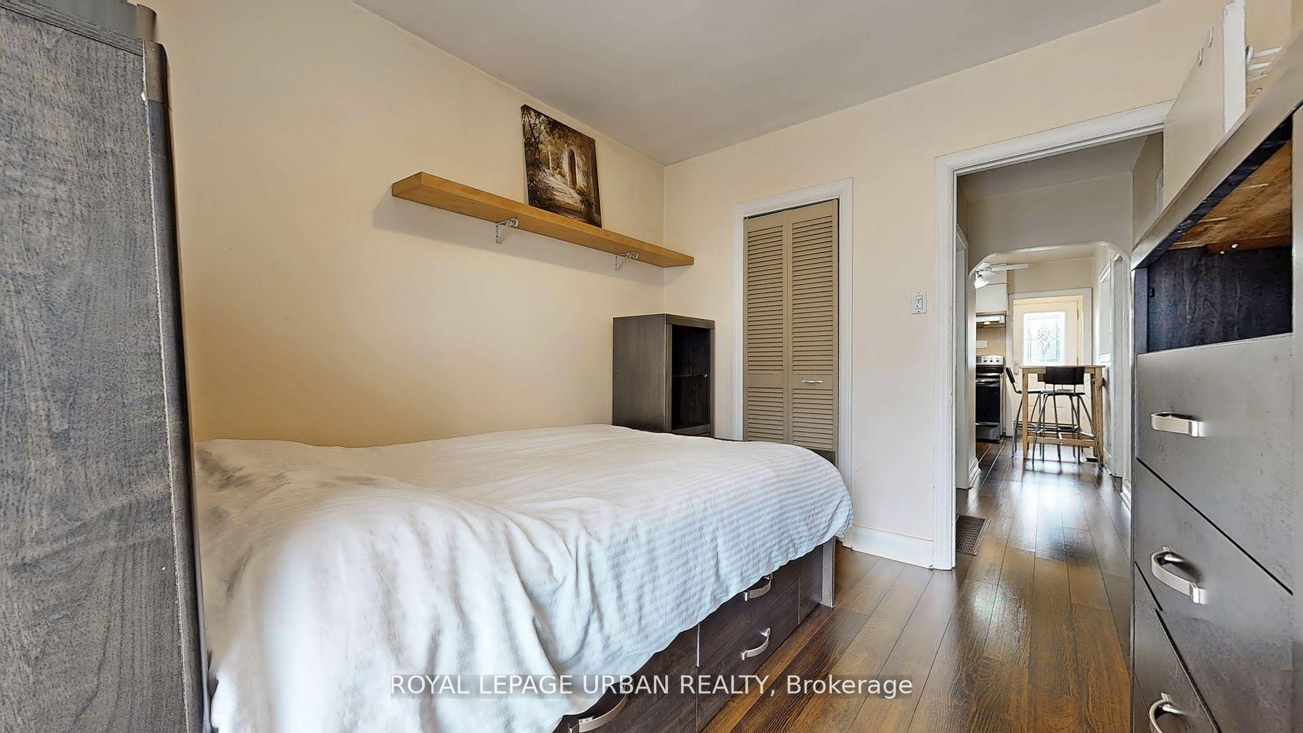 Photo 17 of 61 Binswood Avenue, Toronto, East York — HOMEH