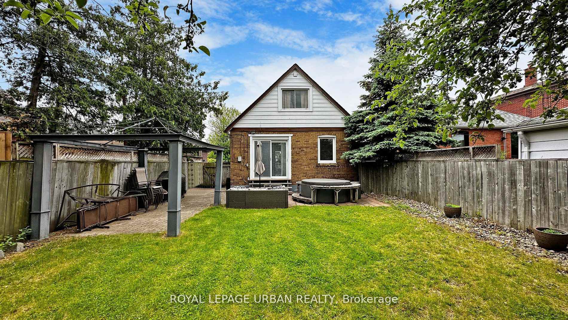 Photo 34 of 61 Binswood Avenue, Toronto, East York — HOMEH