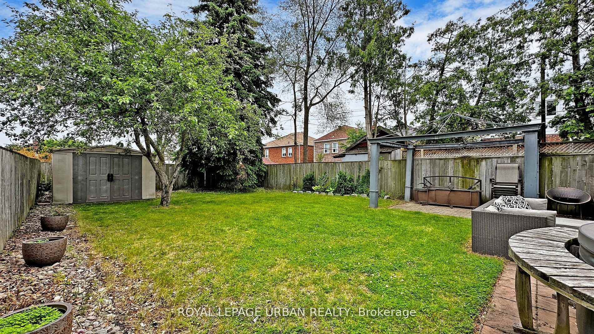 Photo 35 of 61 Binswood Avenue, Toronto, East York — HOMEH