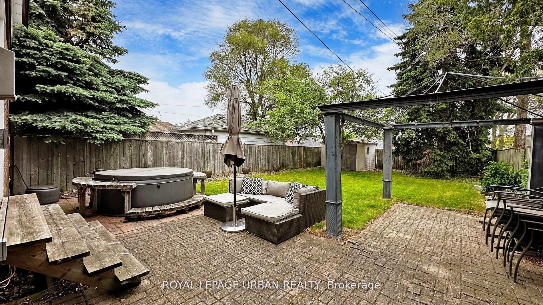 Photo 36 of 61 Binswood Avenue, Toronto, East York — HOMEH