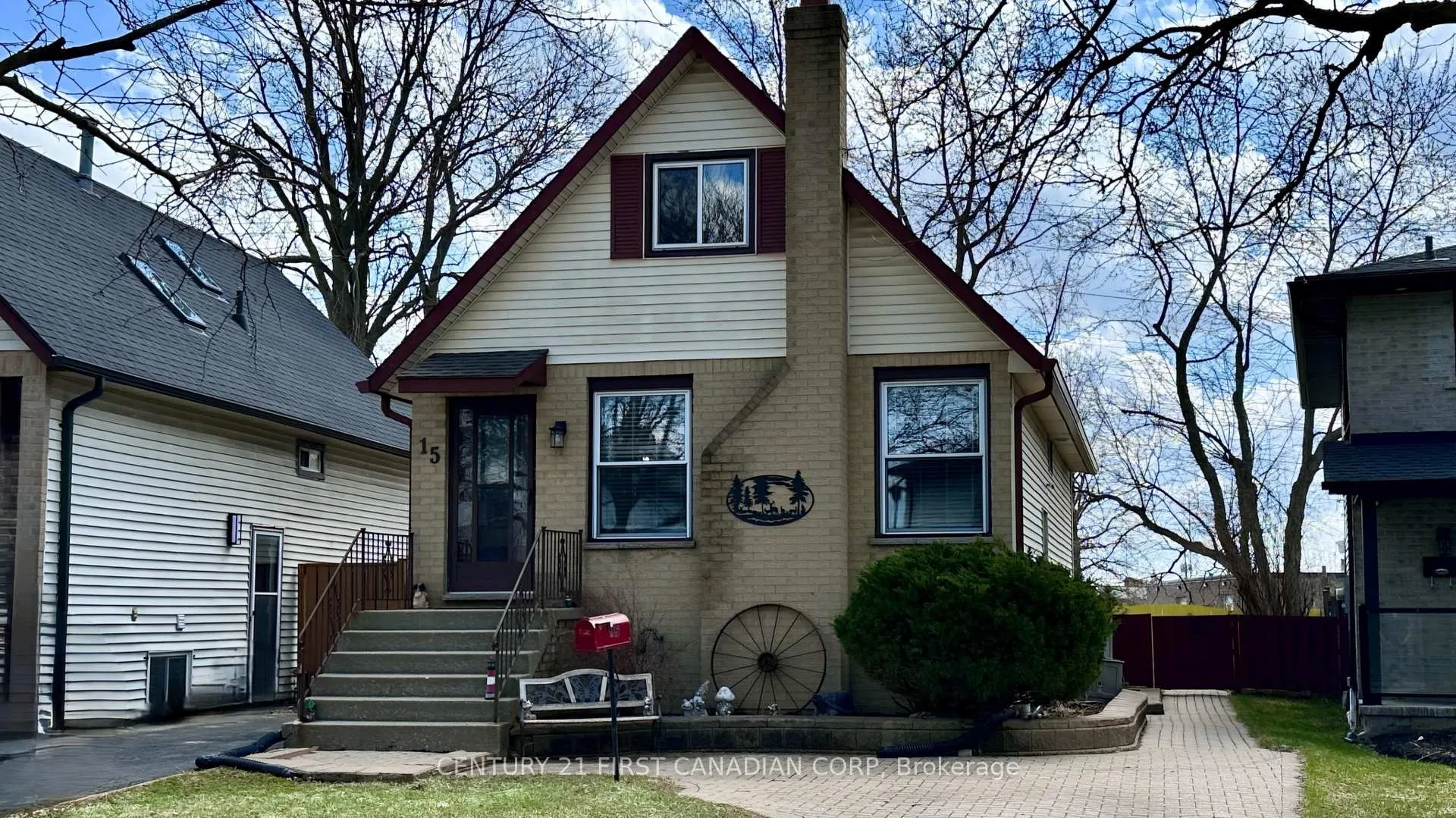 Front of 15 Chancton Crescent