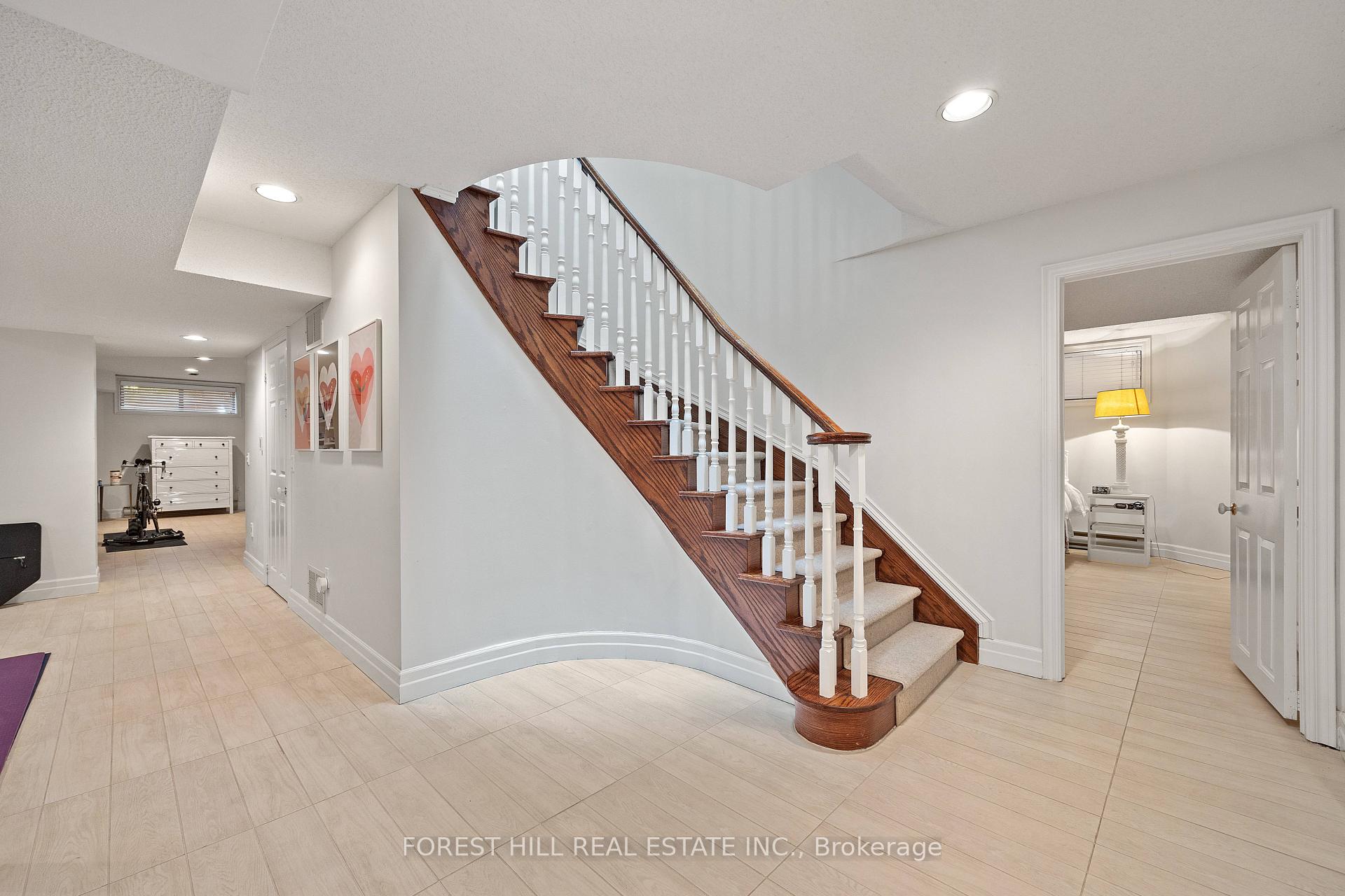 Photo 20 of 88 Yonge Boulevard, Toronto, Bedford Park-Nortown — HOMEH