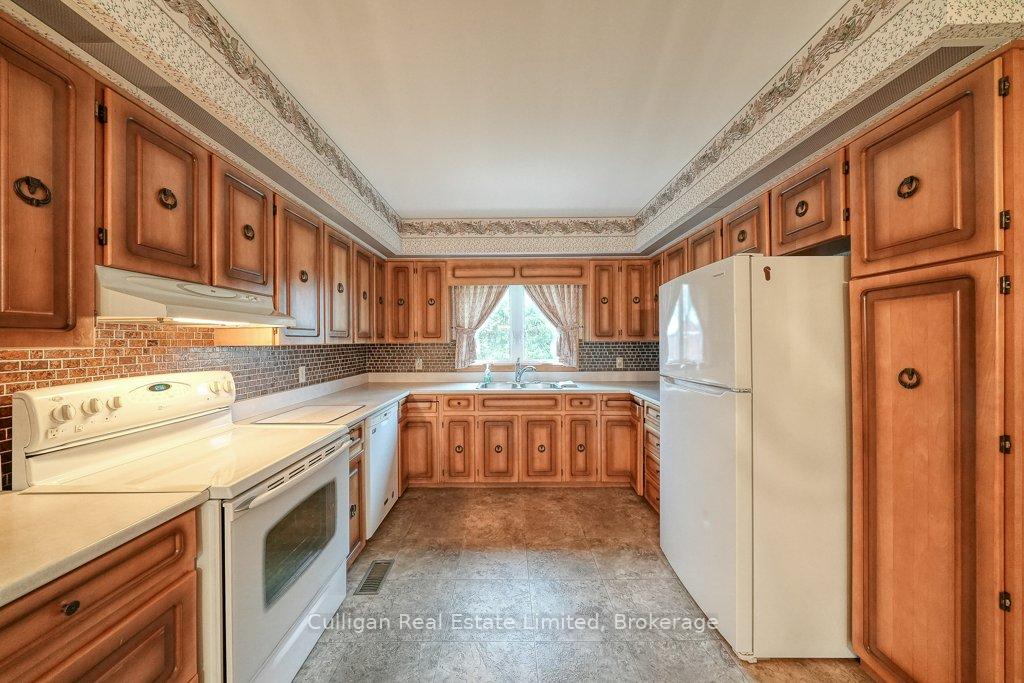 Photo 15 of 6311 Hamilton Road, Thames Centre, Rural Thames Centre — HOMEH