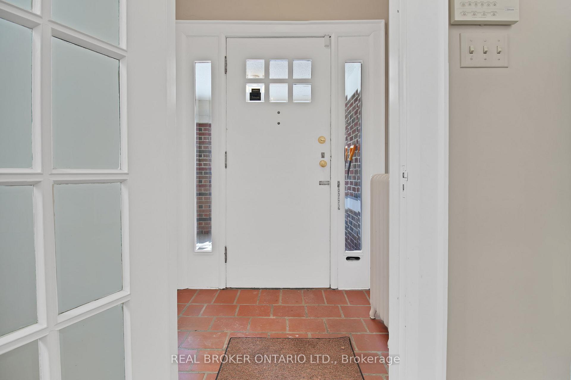 Photo 2 of 152 Briar Hill Avenue, Toronto, Lawrence Park South — HOMEH