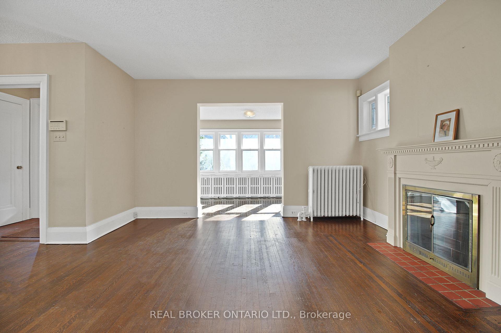 Photo 11 of 152 Briar Hill Avenue, Toronto, Lawrence Park South — HOMEH