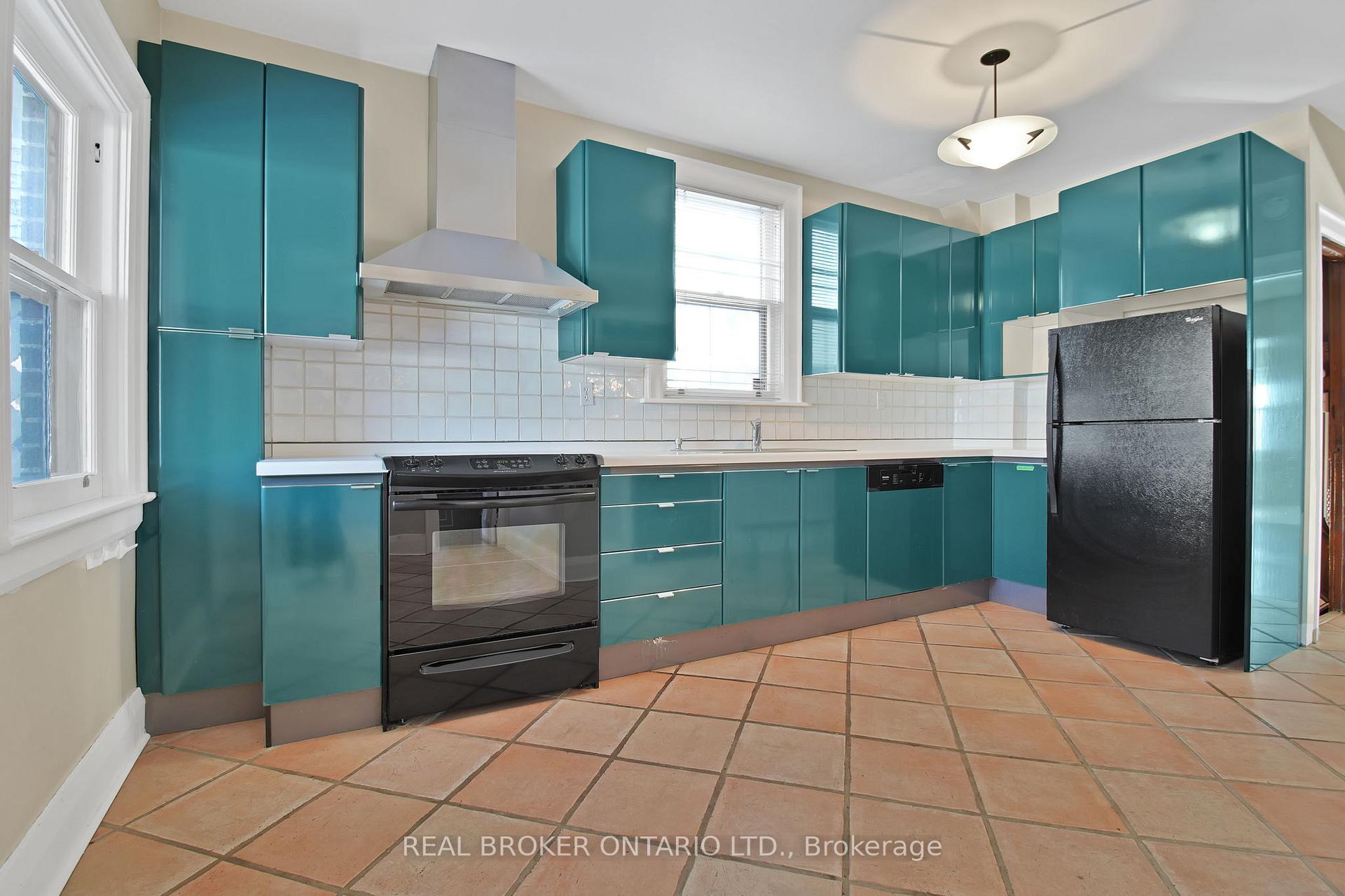 Photo 17 of 152 Briar Hill Avenue, Toronto, Lawrence Park South — HOMEH