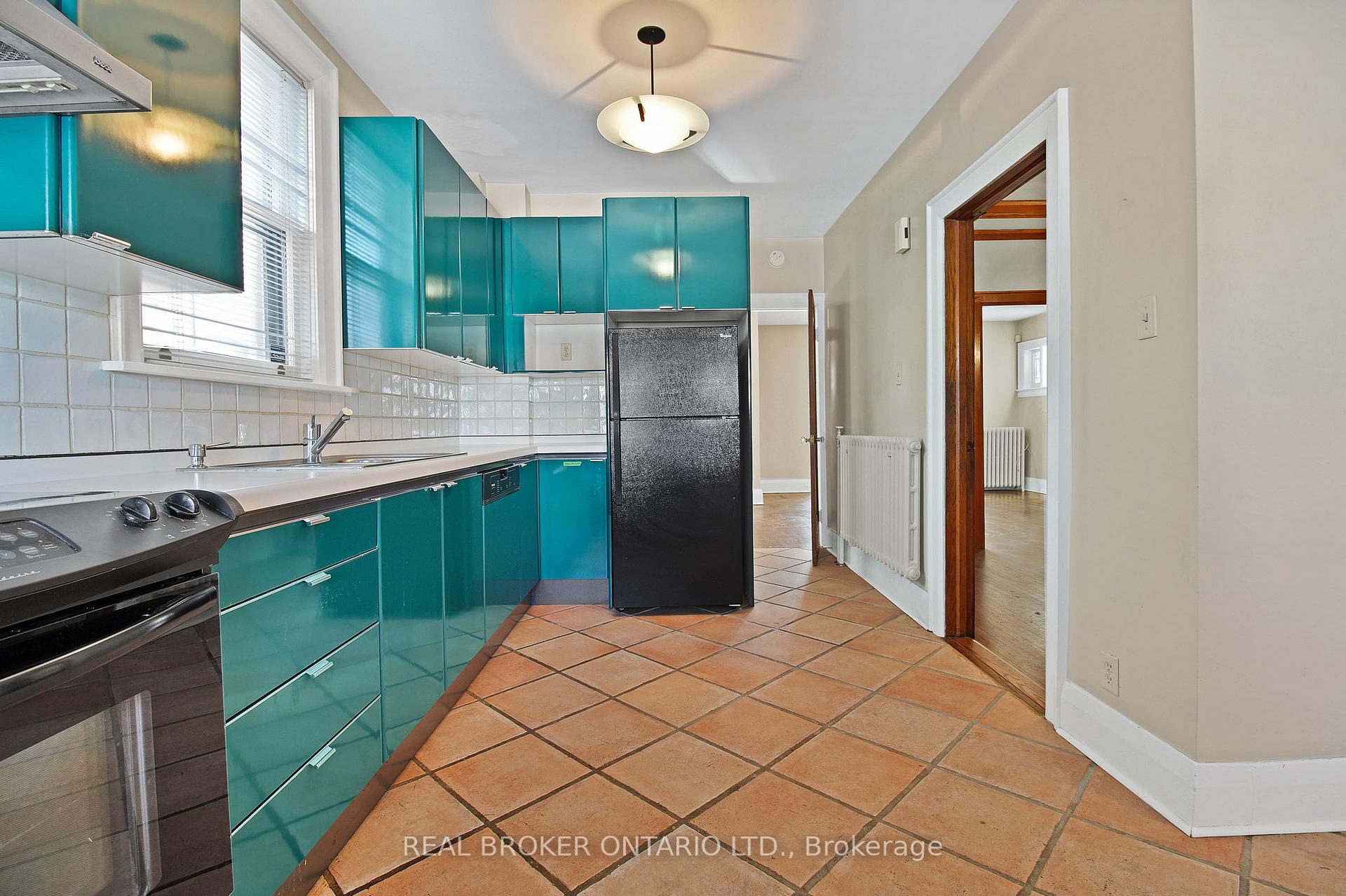 Photo 18 of 152 Briar Hill Avenue, Toronto, Lawrence Park South — HOMEH