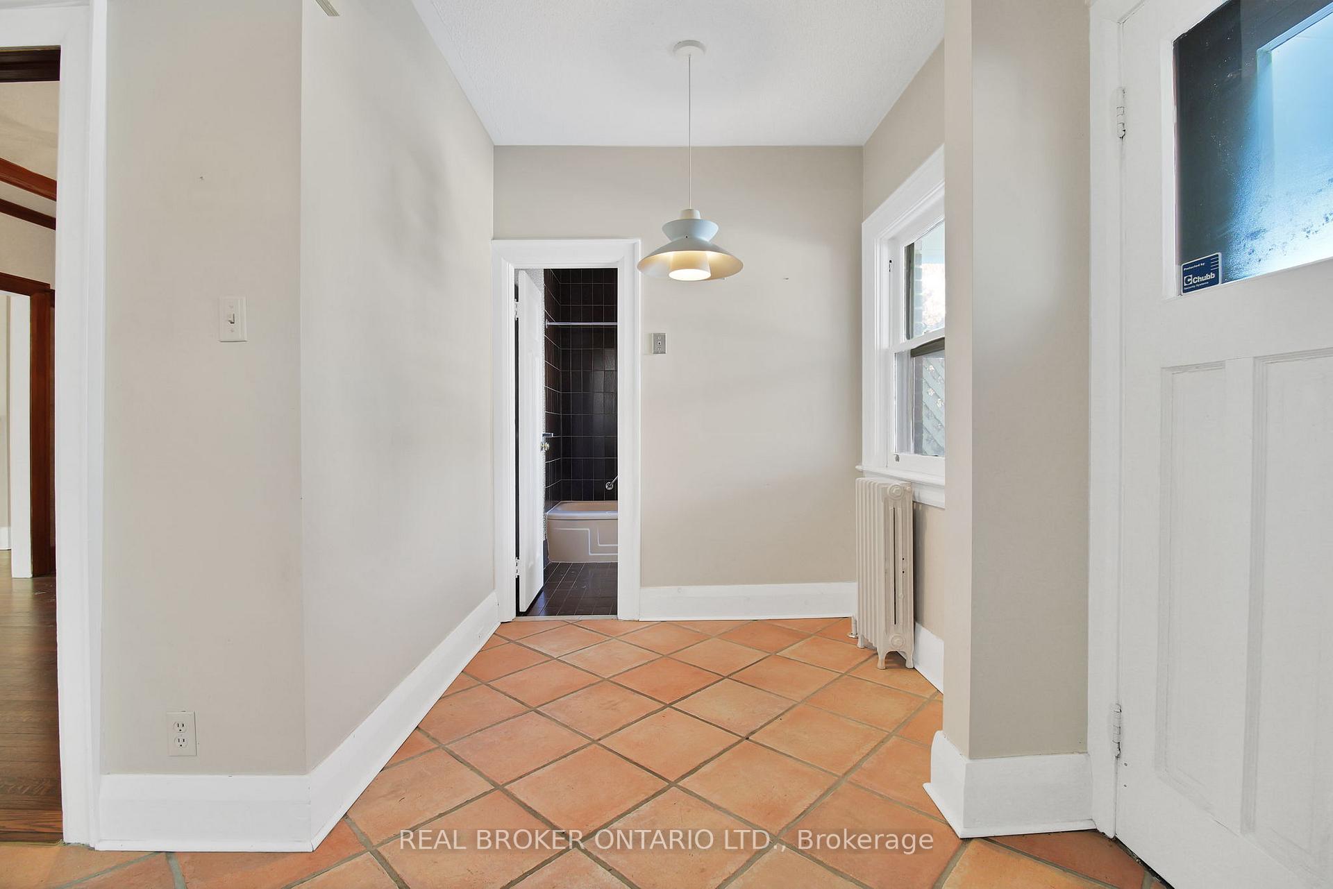 Photo 19 of 152 Briar Hill Avenue, Toronto, Lawrence Park South — HOMEH
