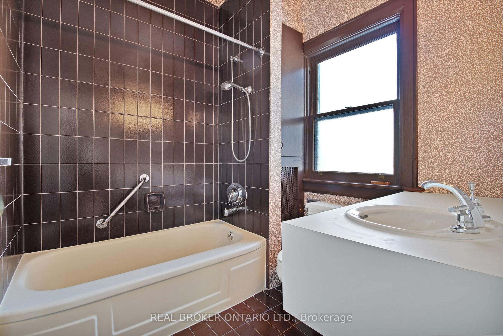Photo 22 of 152 Briar Hill Avenue, Toronto, Lawrence Park South — HOMEH