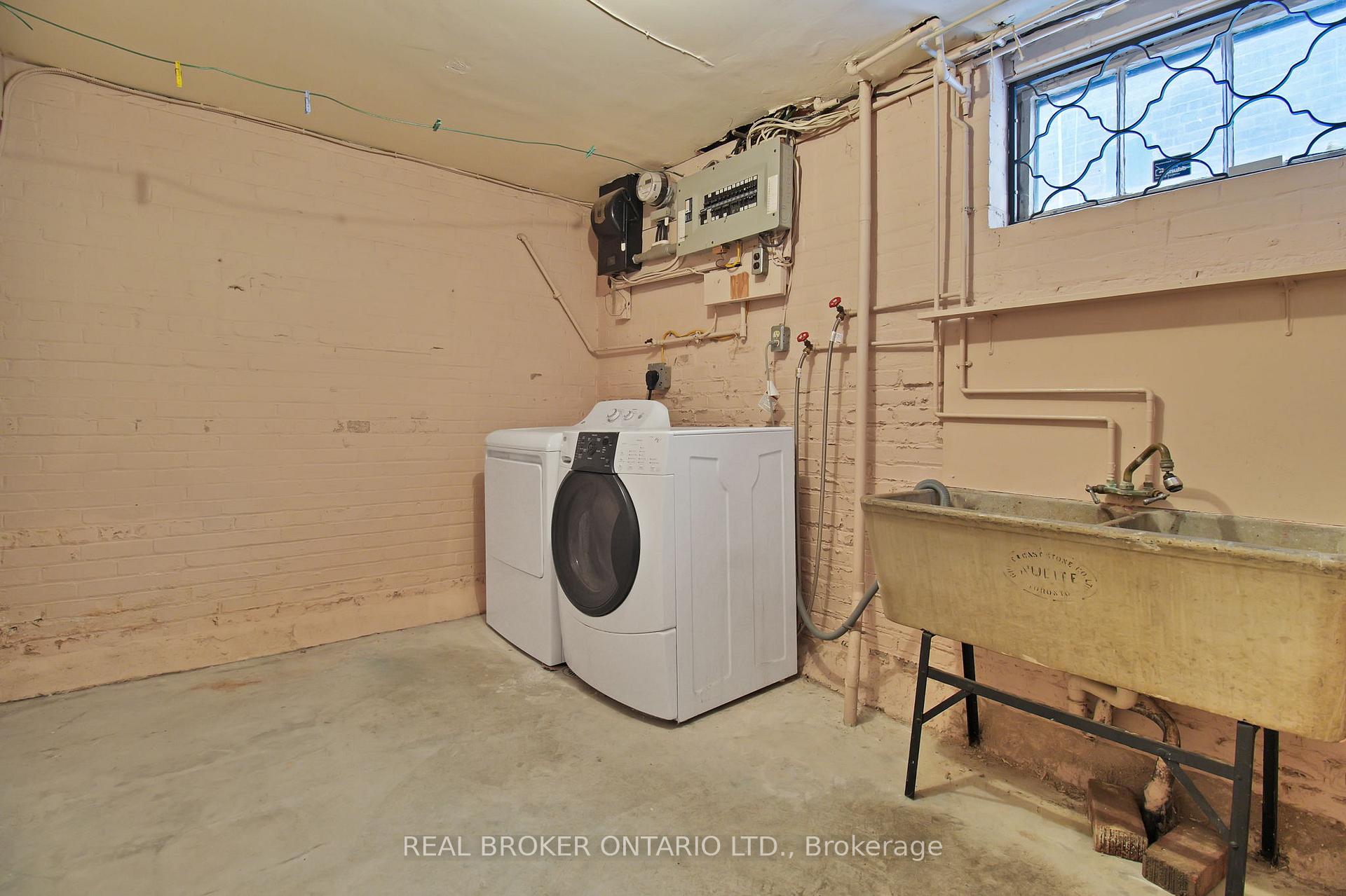Photo 46 of 152 Briar Hill Avenue, Toronto, Lawrence Park South — HOMEH