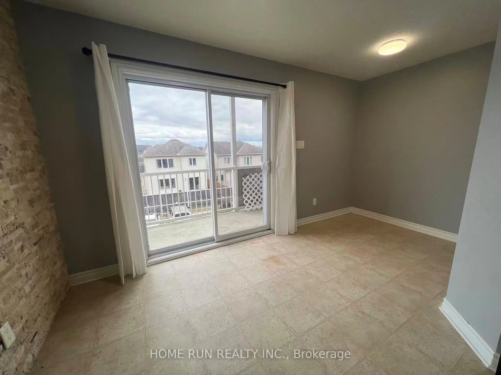 Photo 5 of Unit B, 578 Chapman Mills Drive, Ottawa, Barrhaven - Strandherd — HOMEH