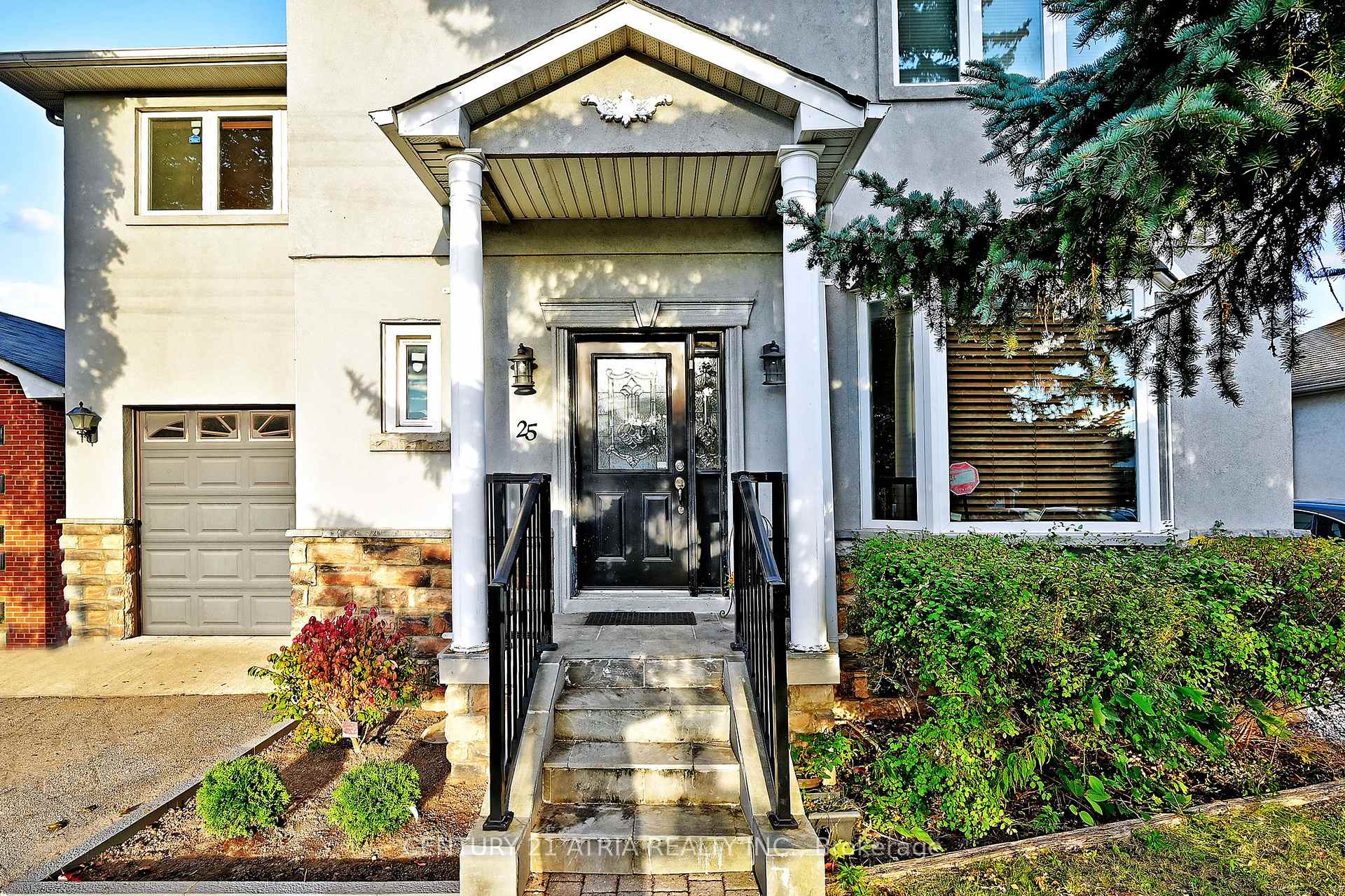 Photo 3 of 25 Crosland Drive E, Scarborough, Wexford-Maryvale — HOMEH