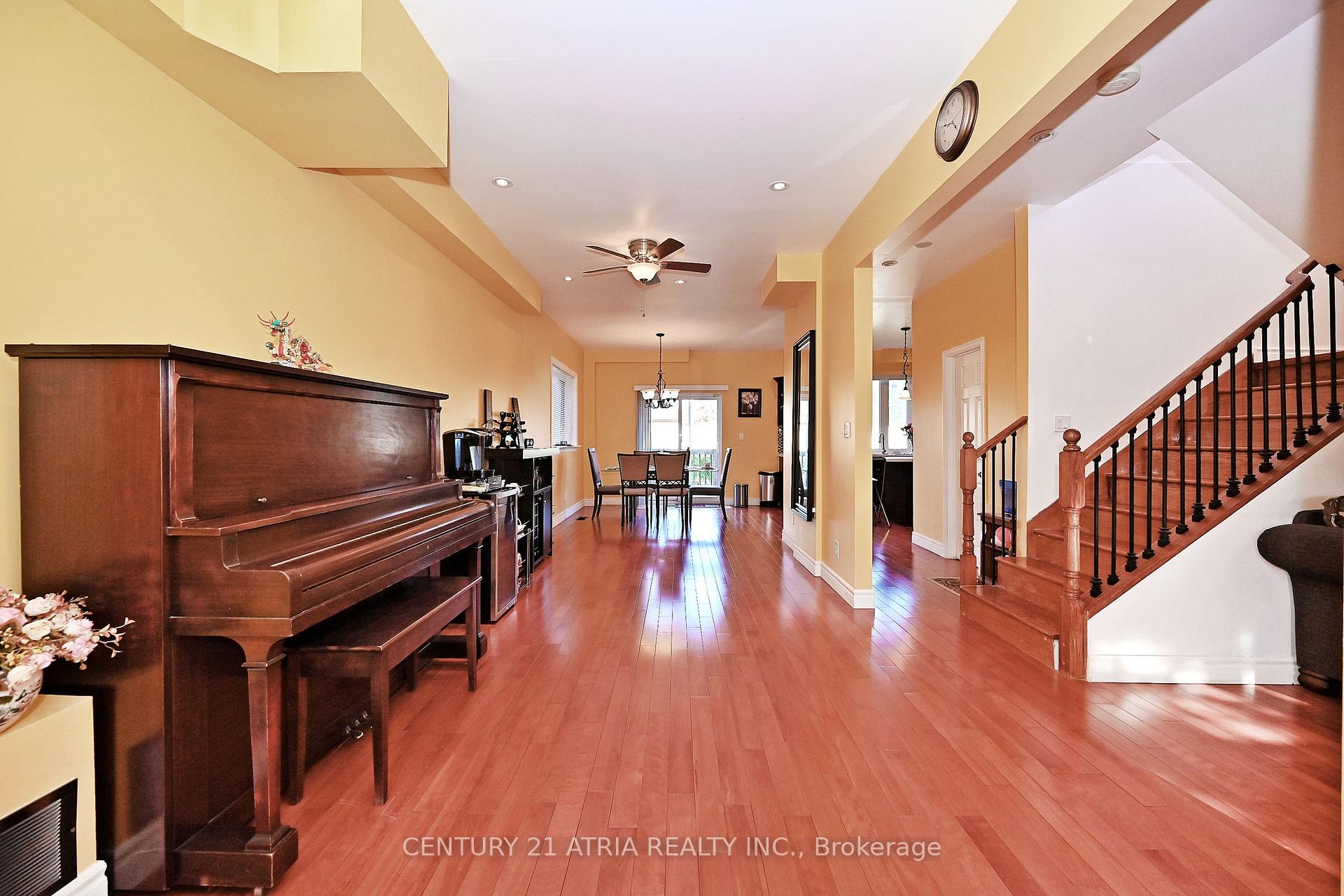 Photo 8 of 25 Crosland Drive E, Scarborough, Wexford-Maryvale — HOMEH
