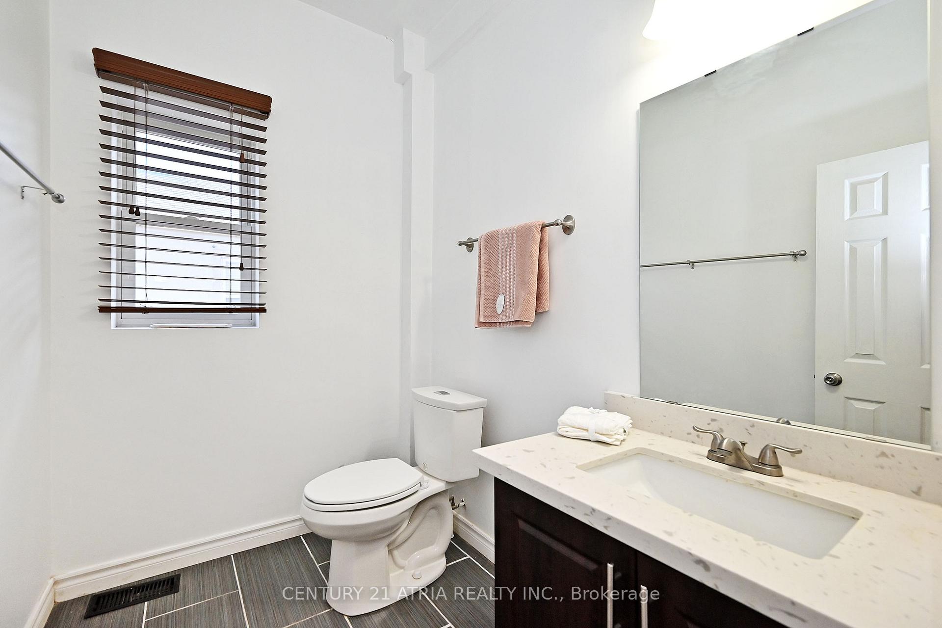 Photo 16 of 25 Crosland Drive E, Scarborough, Wexford-Maryvale — HOMEH