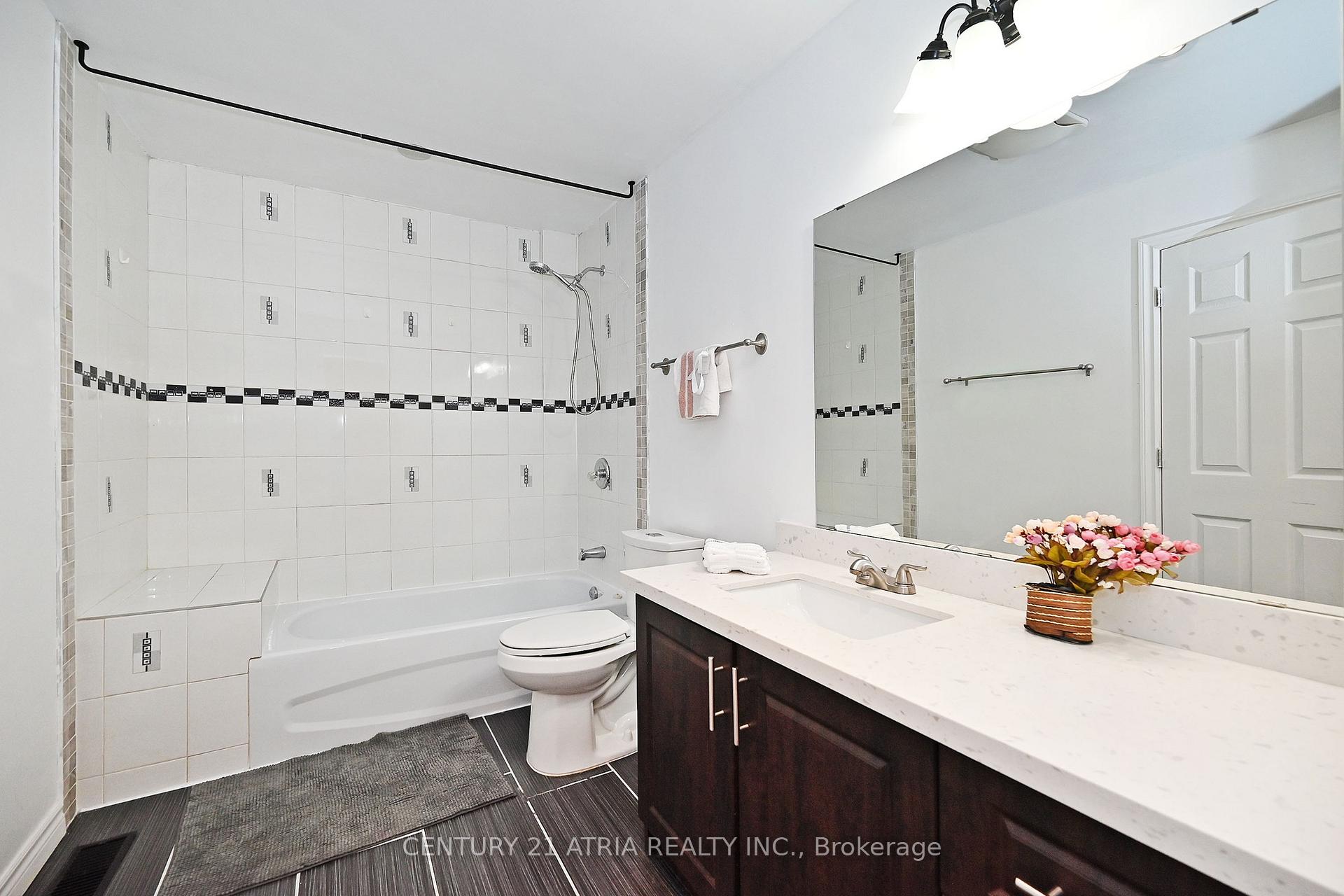 Photo 31 of 25 Crosland Drive E, Scarborough, Wexford-Maryvale — HOMEH