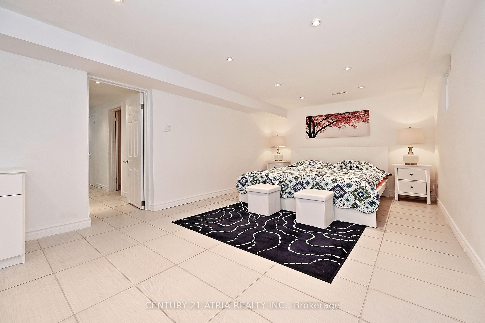 Photo 33 of 25 Crosland Drive E, Scarborough, Wexford-Maryvale — HOMEH